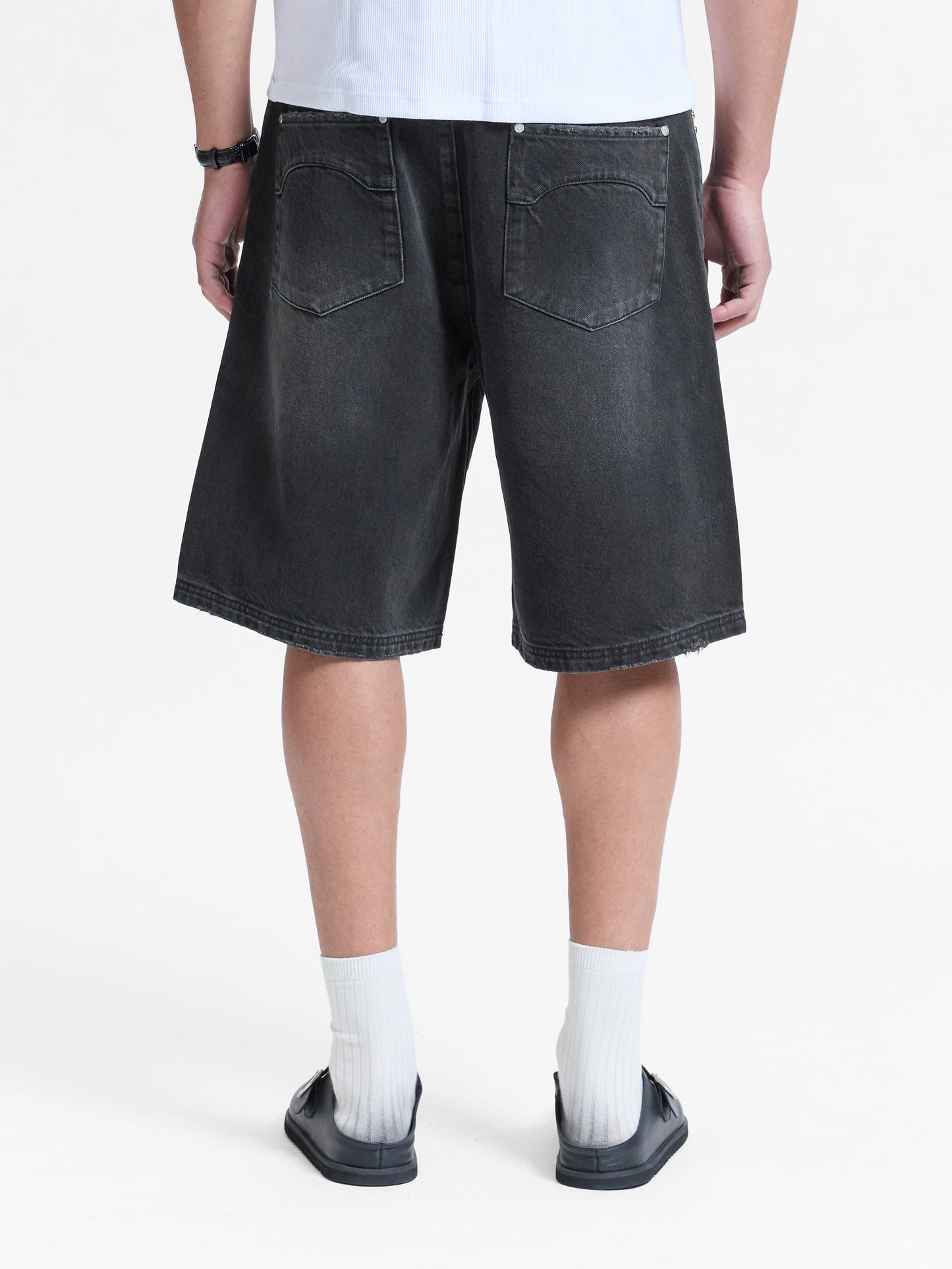 STUDDED JORTS black | Bildmaterial bereitgestellt von SHOES.PLEASE.