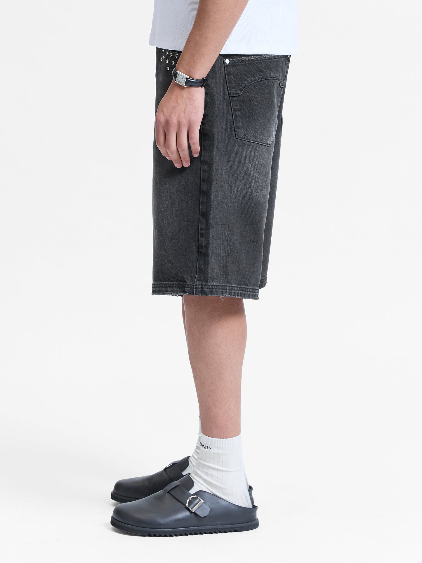 STUDDED JORTS black | Bildmaterial bereitgestellt von SHOES.PLEASE.