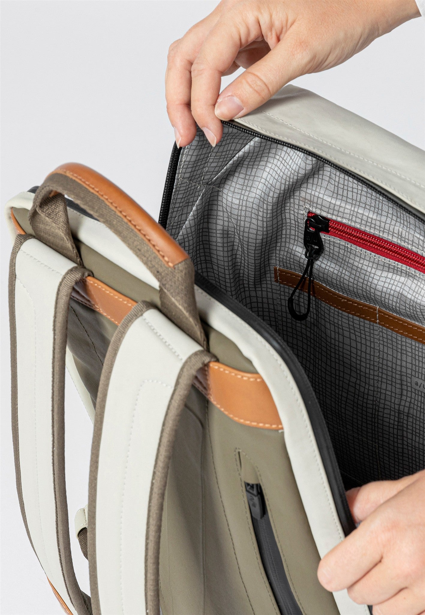 Hamamatsu Rucksack  13" dust | Bildmaterial bereitgestellt von SHOES.PLEASE.