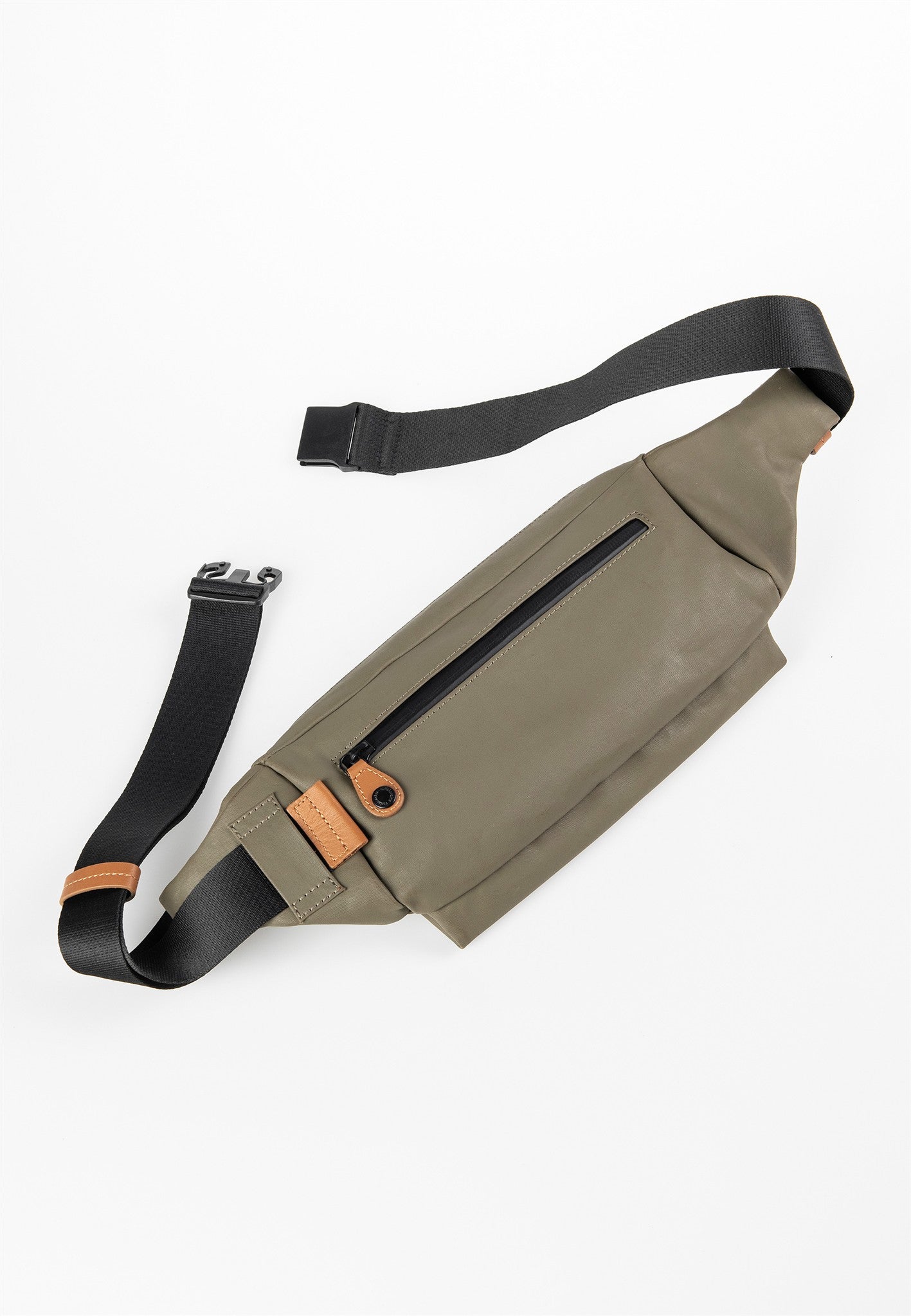 Himeji Gürteltasche Japan fallen rock | Bildmaterial bereitgestellt von SHOES.PLEASE.