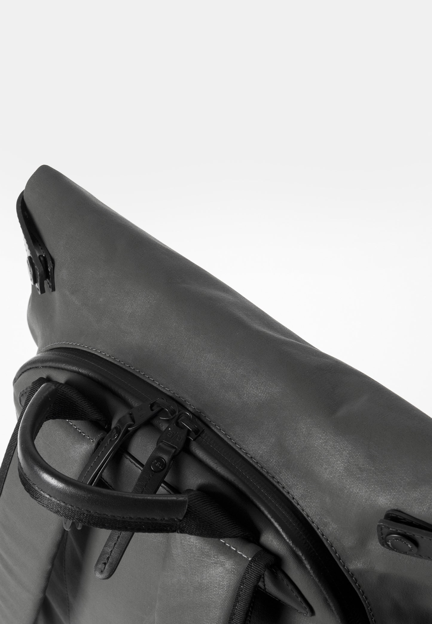 Wakayama Rucksack volcanic ash | Bildmaterial bereitgestellt von SHOES.PLEASE.