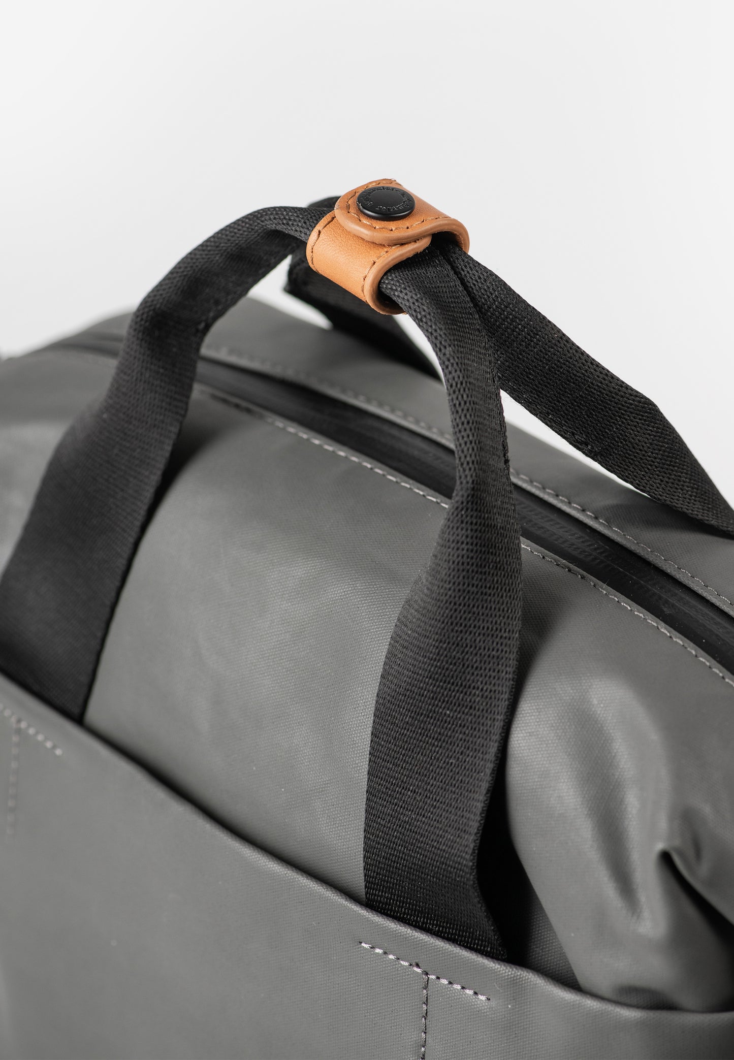 Yaizu gravity grey | Bildmaterial bereitgestellt von SHOES.PLEASE.