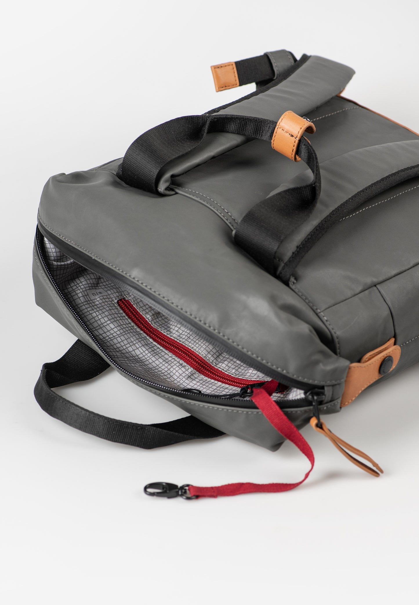Yaizu gravity grey | Bildmaterial bereitgestellt von SHOES.PLEASE.