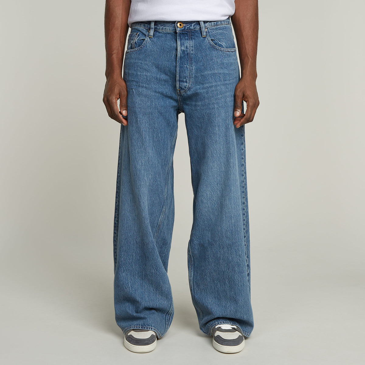 Long Pocket Loose faded watercourse | Bildmaterial bereitgestellt von SHOES.PLEASE.