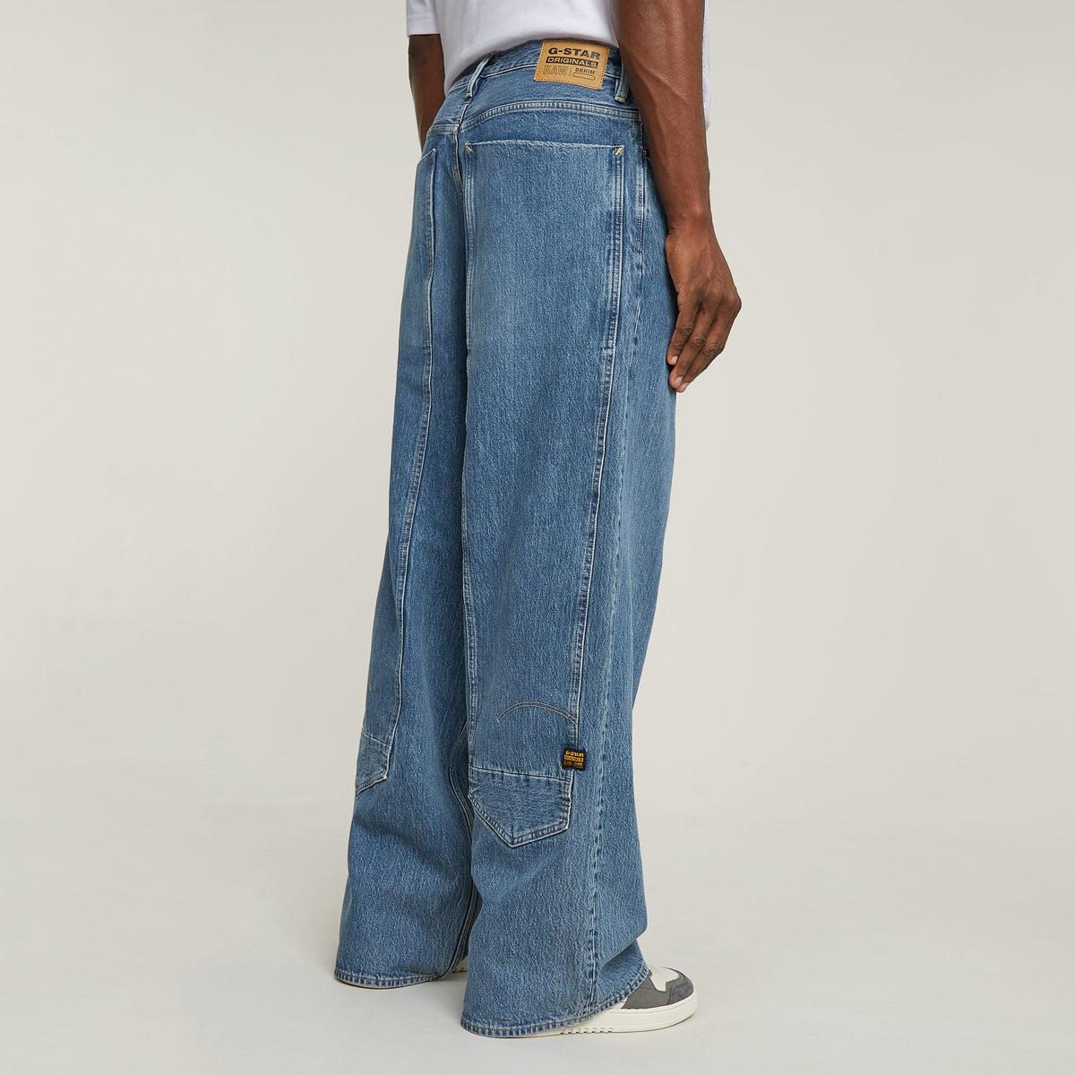 Long Pocket Loose faded watercourse | Bildmaterial bereitgestellt von SHOES.PLEASE.