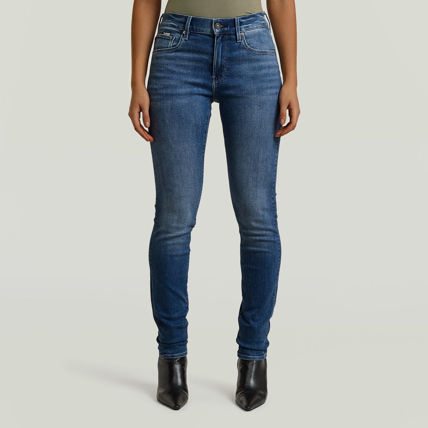 3301 Skinny Wmn medium aged | Bildmaterial bereitgestellt von SHOES.PLEASE.