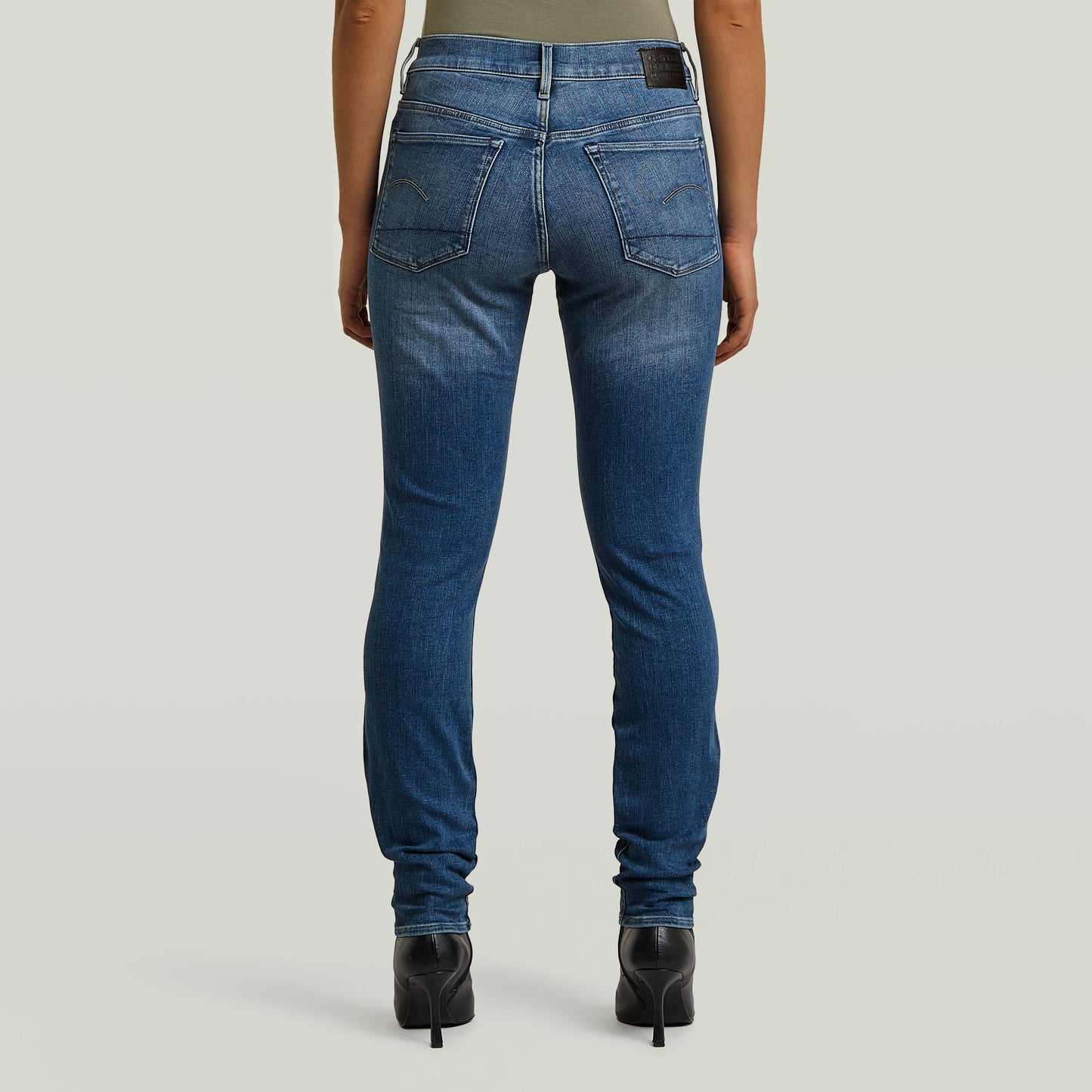 3301 Skinny Wmn medium aged | Bildmaterial bereitgestellt von SHOES.PLEASE.