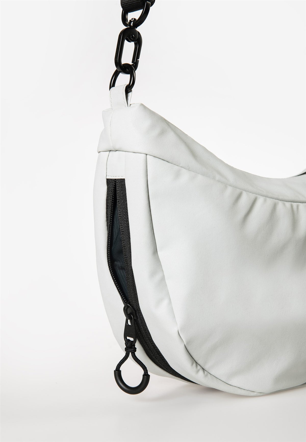 Toyo Halfmoon Bag Japan RE LITE cloud nine | Bildmaterial bereitgestellt von SHOES.PLEASE.