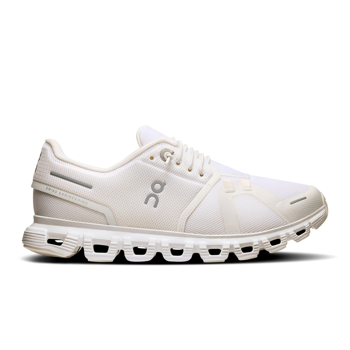 ON Schuhe Damen Cloud 6 W weiß | Bildmaterial bereitgestellt von SHOES.PLEASE.
