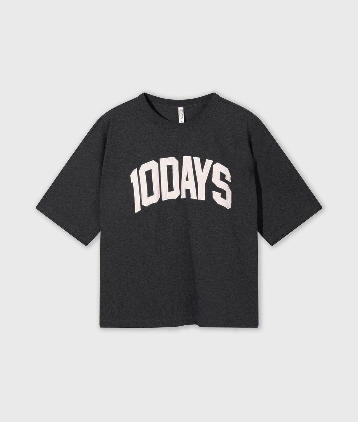 Baseball Tee 10Days antra melee | Bildmaterial bereitgestellt von SHOES.PLEASE.