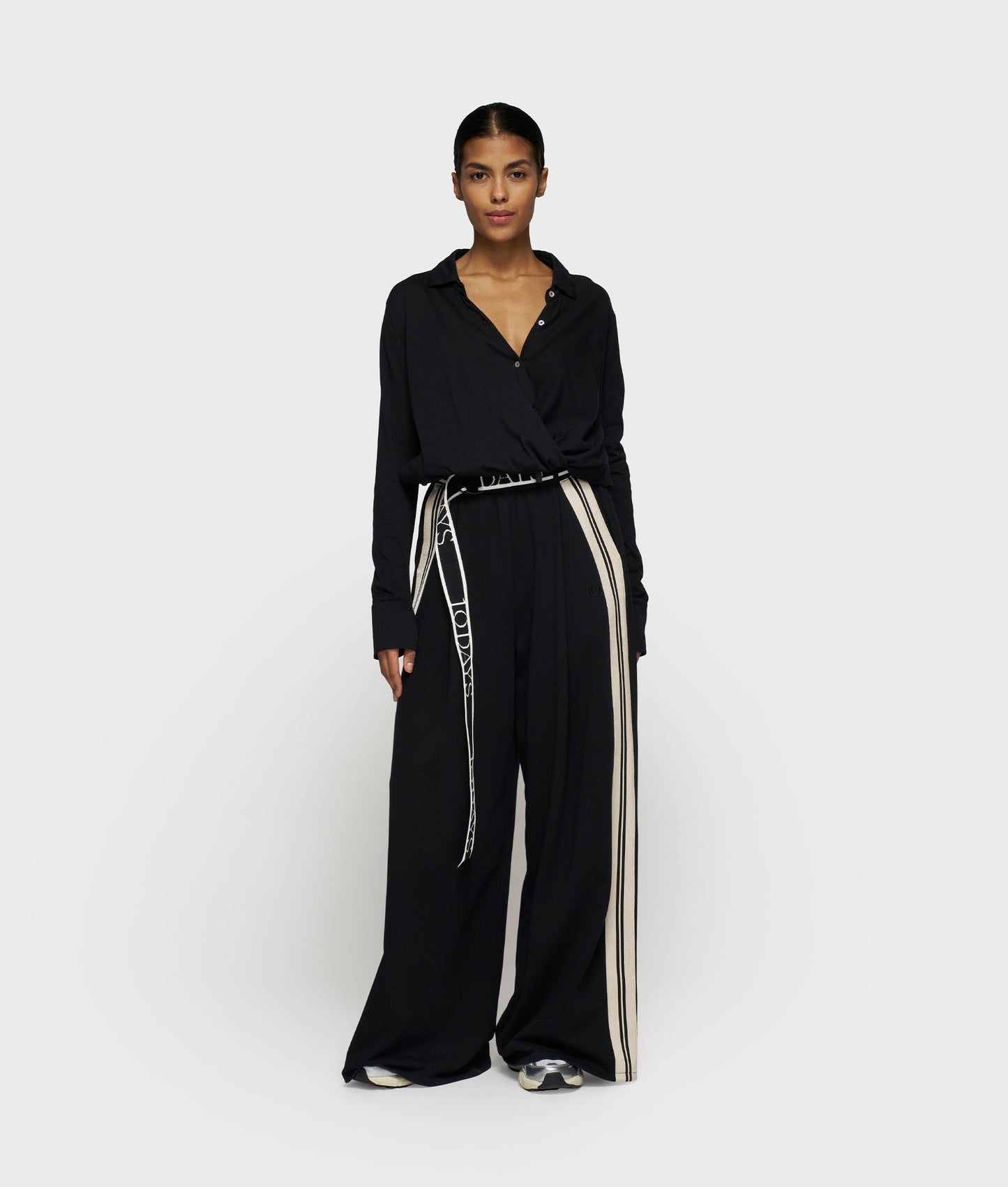 Wide Pants Tape black | Bildmaterial bereitgestellt von SHOES.PLEASE.