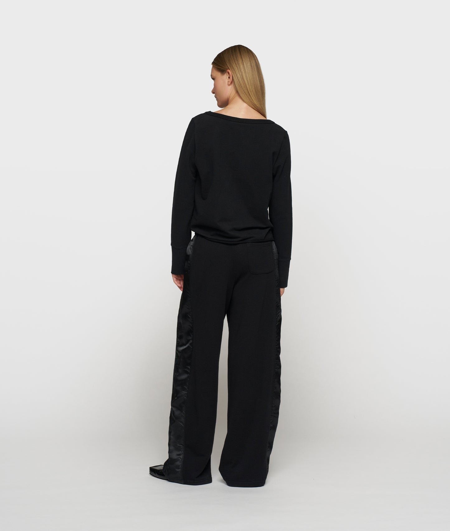 Western Jogger Satin black | Bildmaterial bereitgestellt von SHOES.PLEASE.