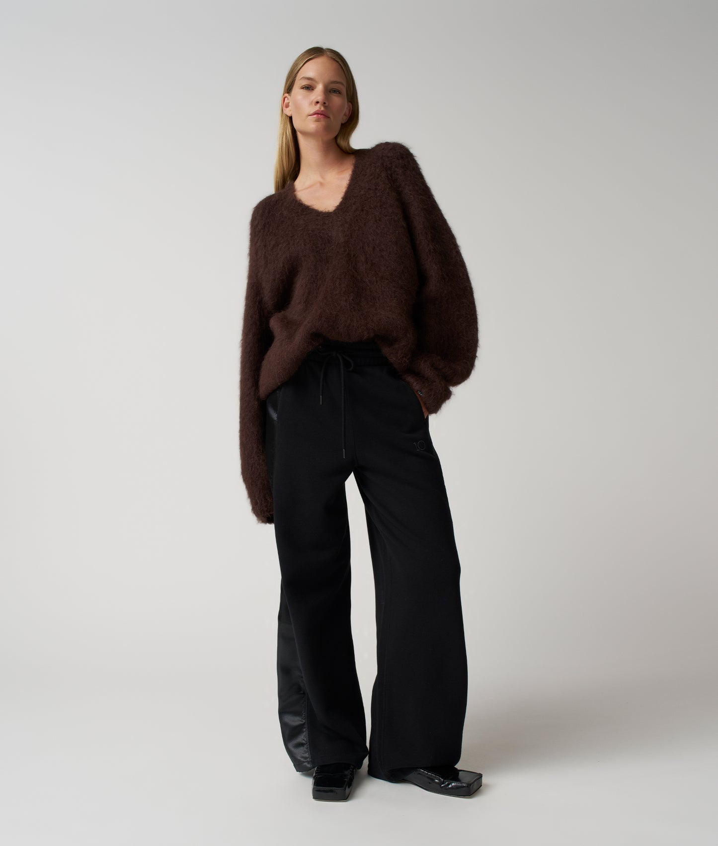 Western Jogger Satin black | Bildmaterial bereitgestellt von SHOES.PLEASE.