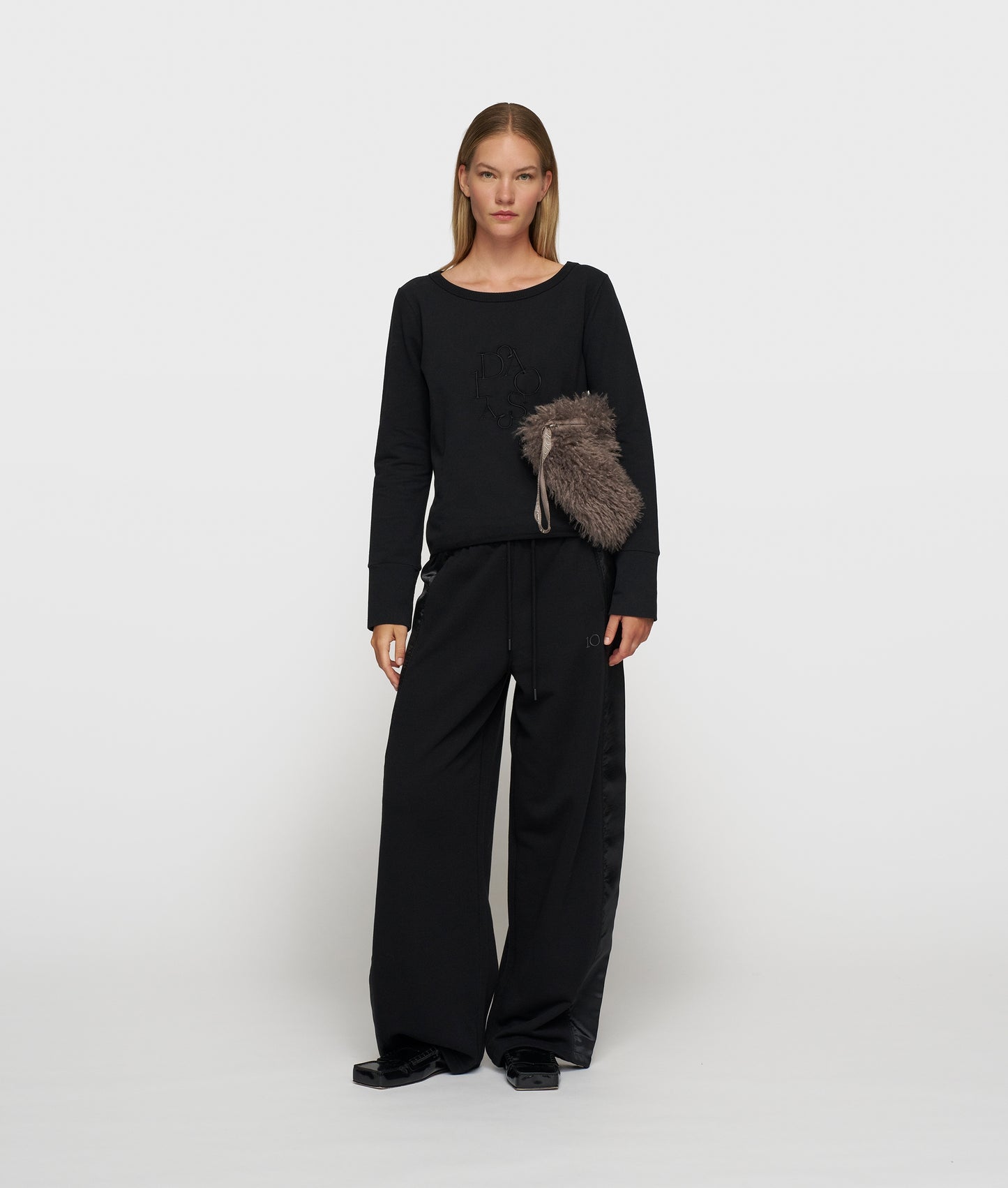 Western Jogger Satin black | Bildmaterial bereitgestellt von SHOES.PLEASE.
