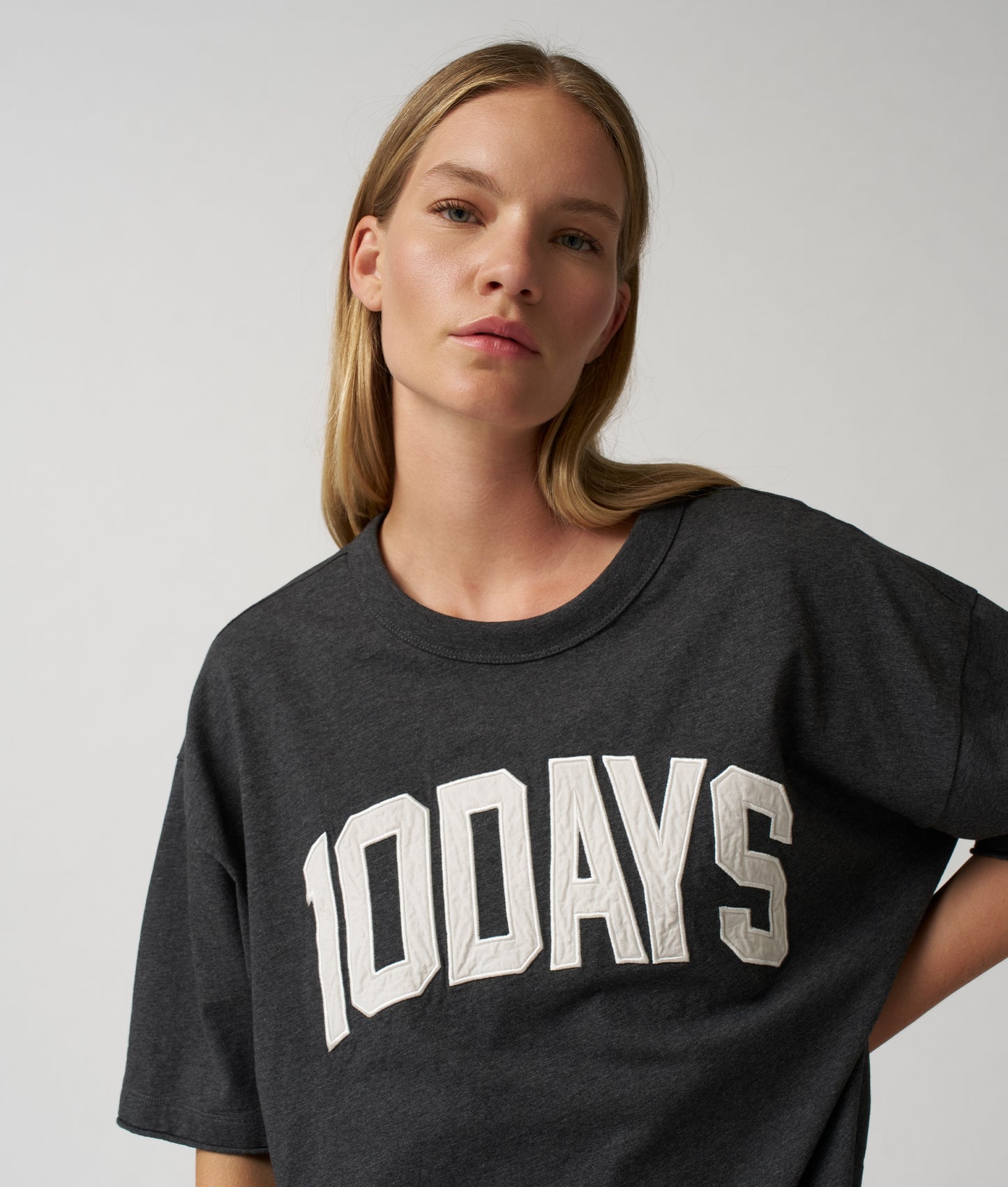Baseball Tee 10Days antra melee | Bildmaterial bereitgestellt von SHOES.PLEASE.