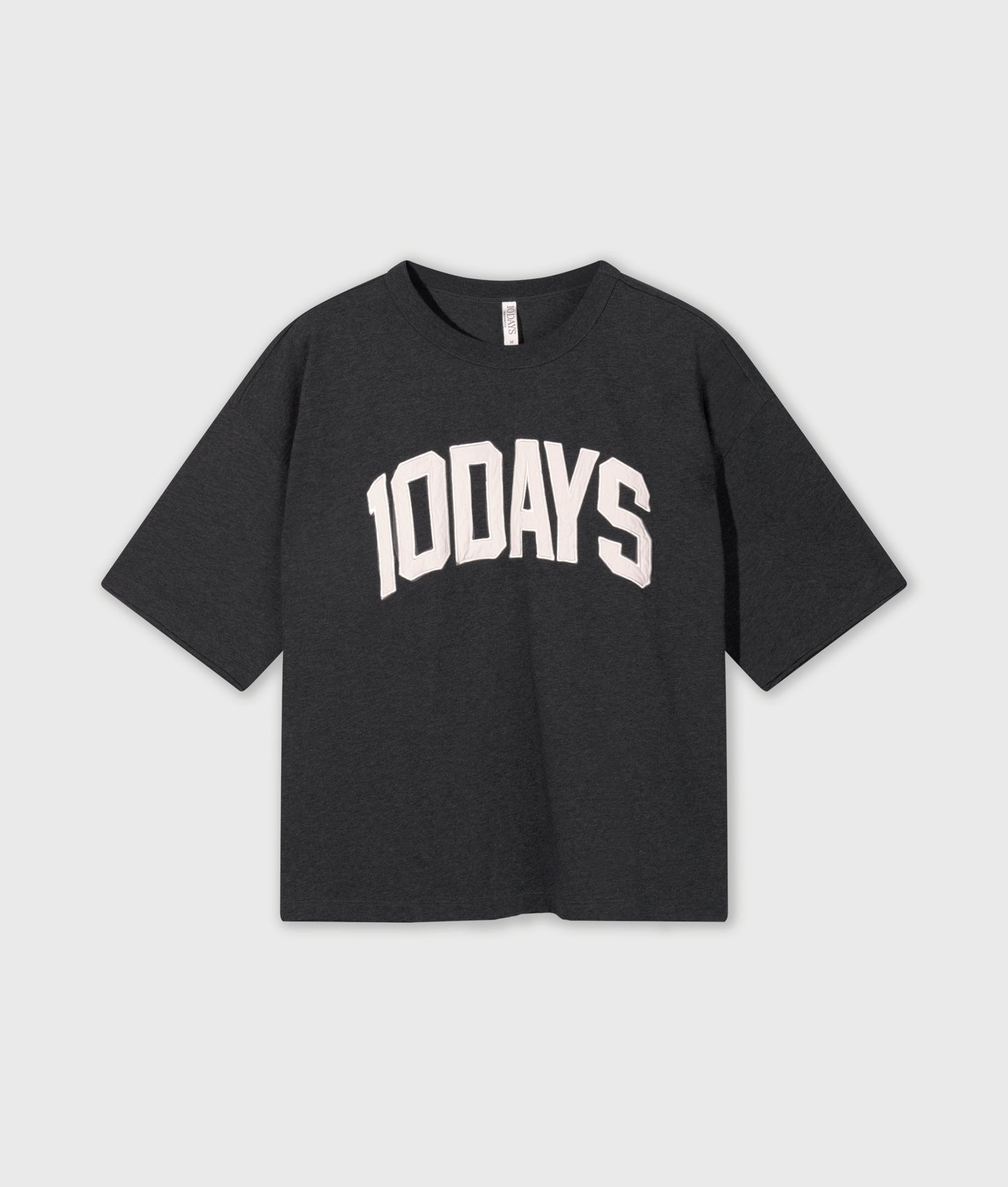 Baseball Tee 10Days antra melee | Bildmaterial bereitgestellt von SHOES.PLEASE.