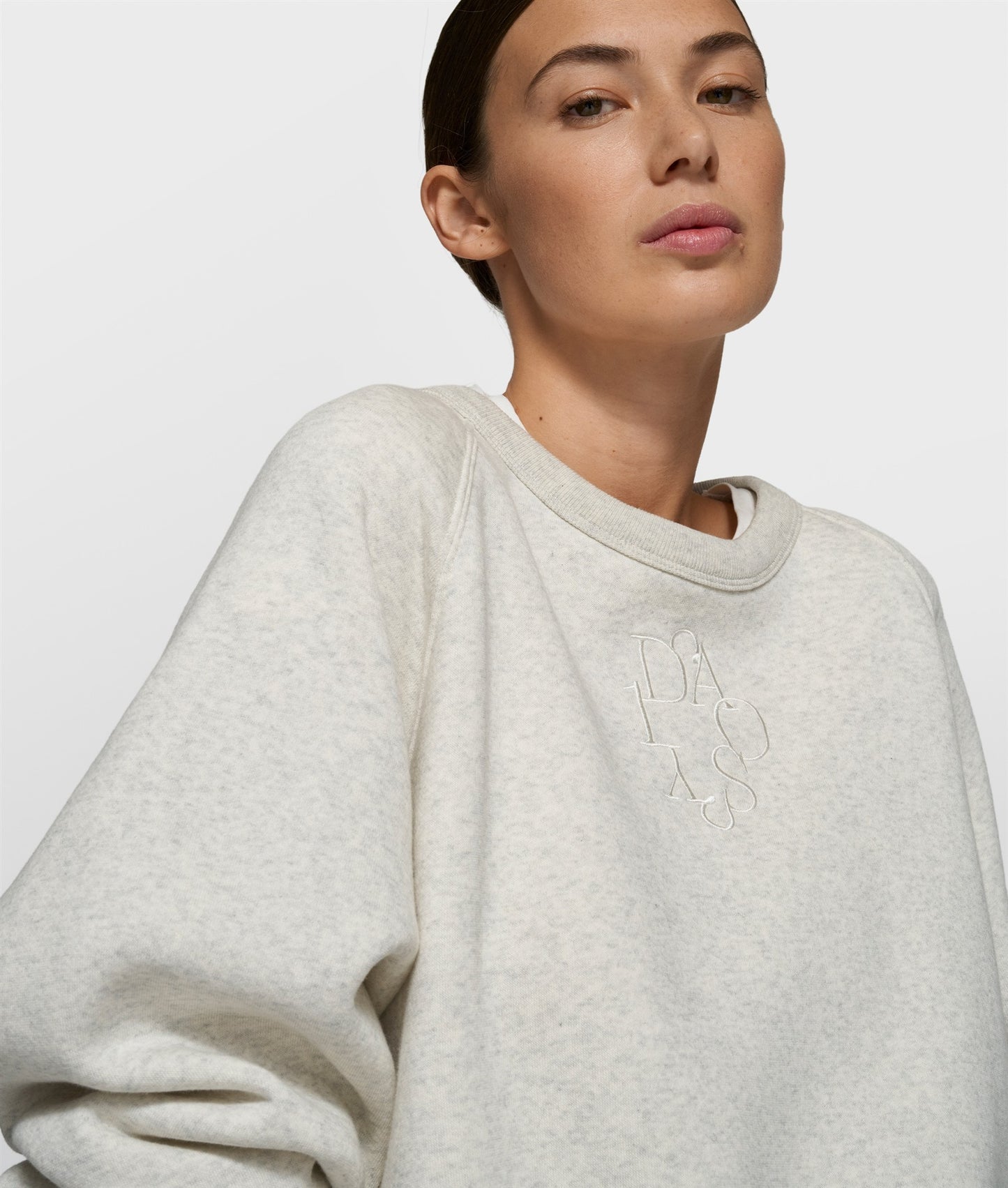 A-Symmetric Sweater soft white melee | Bildmaterial bereitgestellt von SHOES.PLEASE.