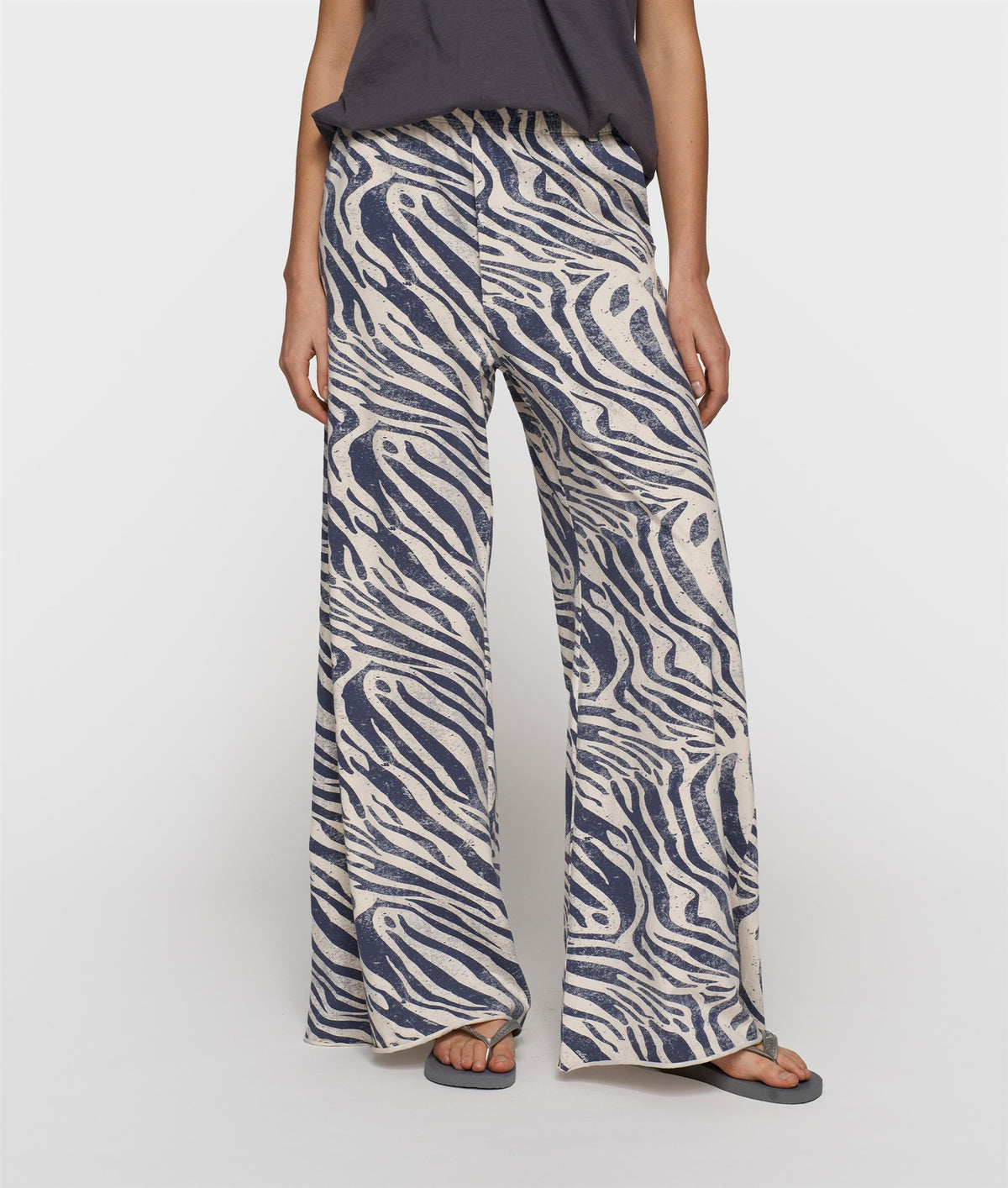 Wide Jogger Zebra light vanilla | Bildmaterial bereitgestellt von SHOES.PLEASE.