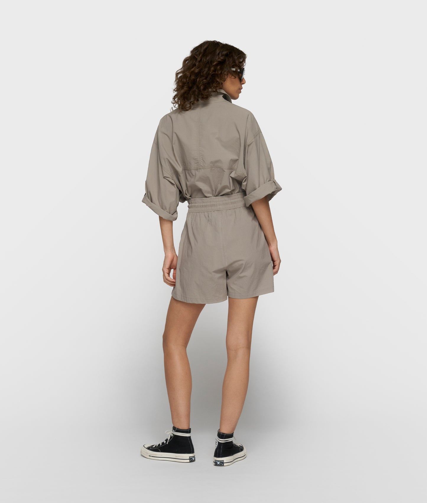crinkle utility shorts fog | Bildmaterial bereitgestellt von SHOES.PLEASE.