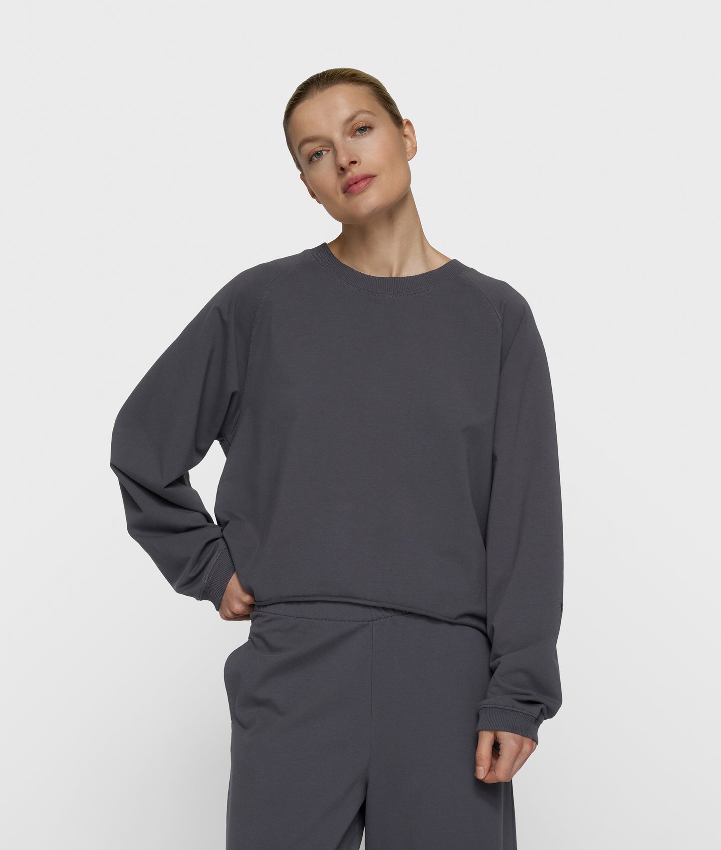 silent chique raglan sweater steel blue | Bildmaterial bereitgestellt von SHOES.PLEASE.