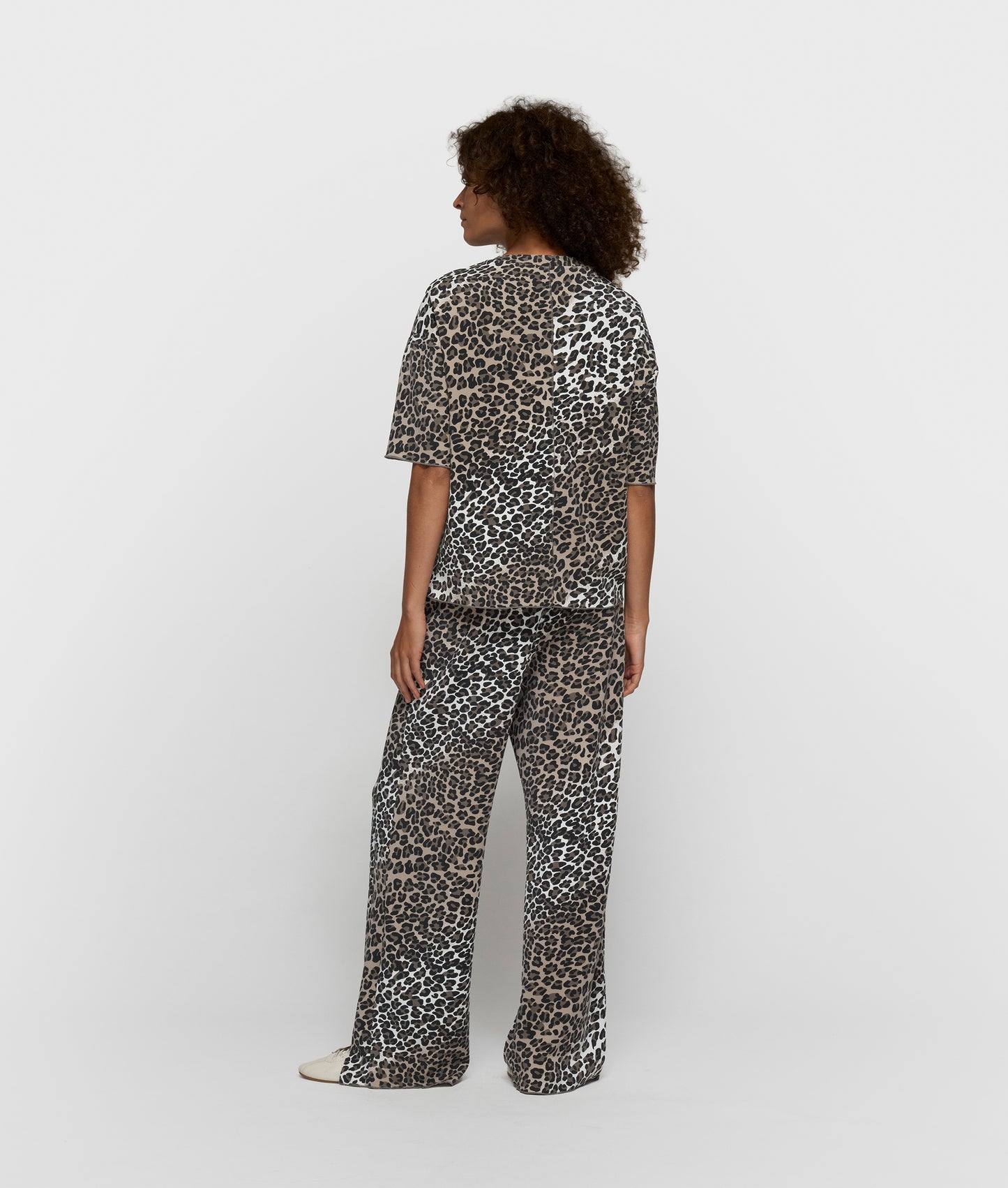 Soft Scuba Pants Leopard ecru | Bildmaterial bereitgestellt von SHOES.PLEASE.