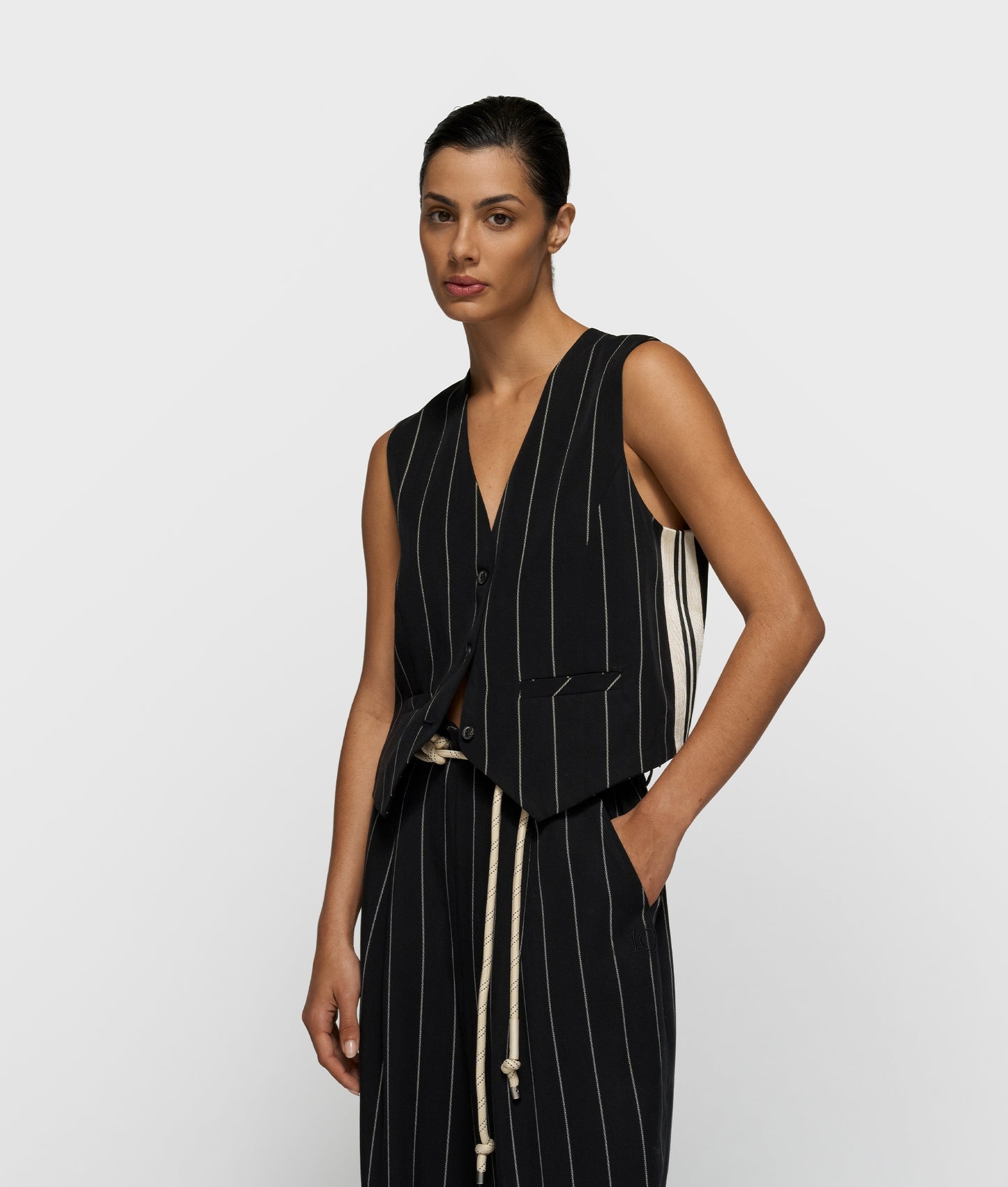 Gilet Pinstripe black | Bildmaterial bereitgestellt von SHOES.PLEASE.