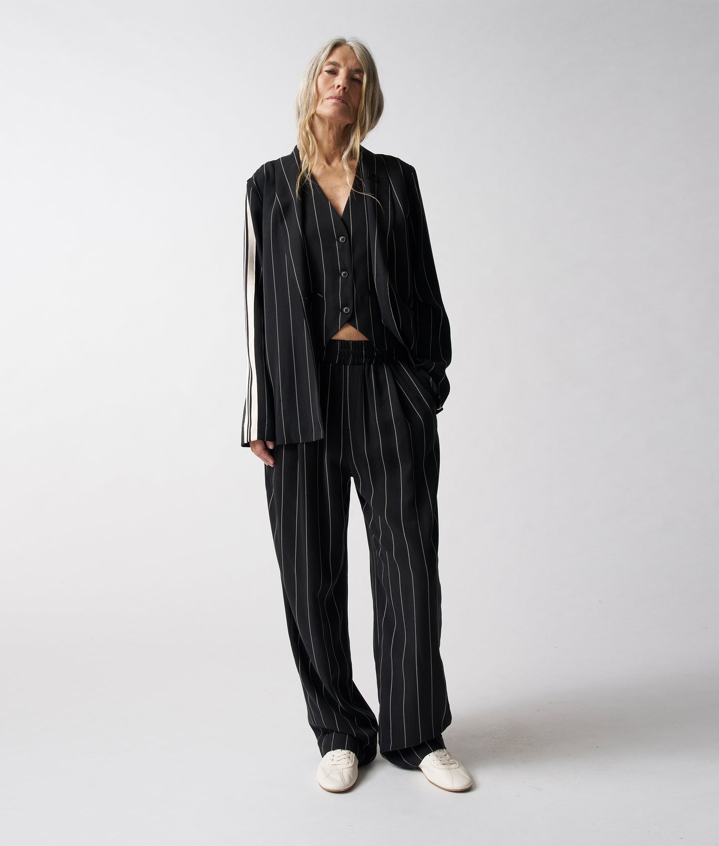 Gilet Pinstripe black | Bildmaterial bereitgestellt von SHOES.PLEASE.