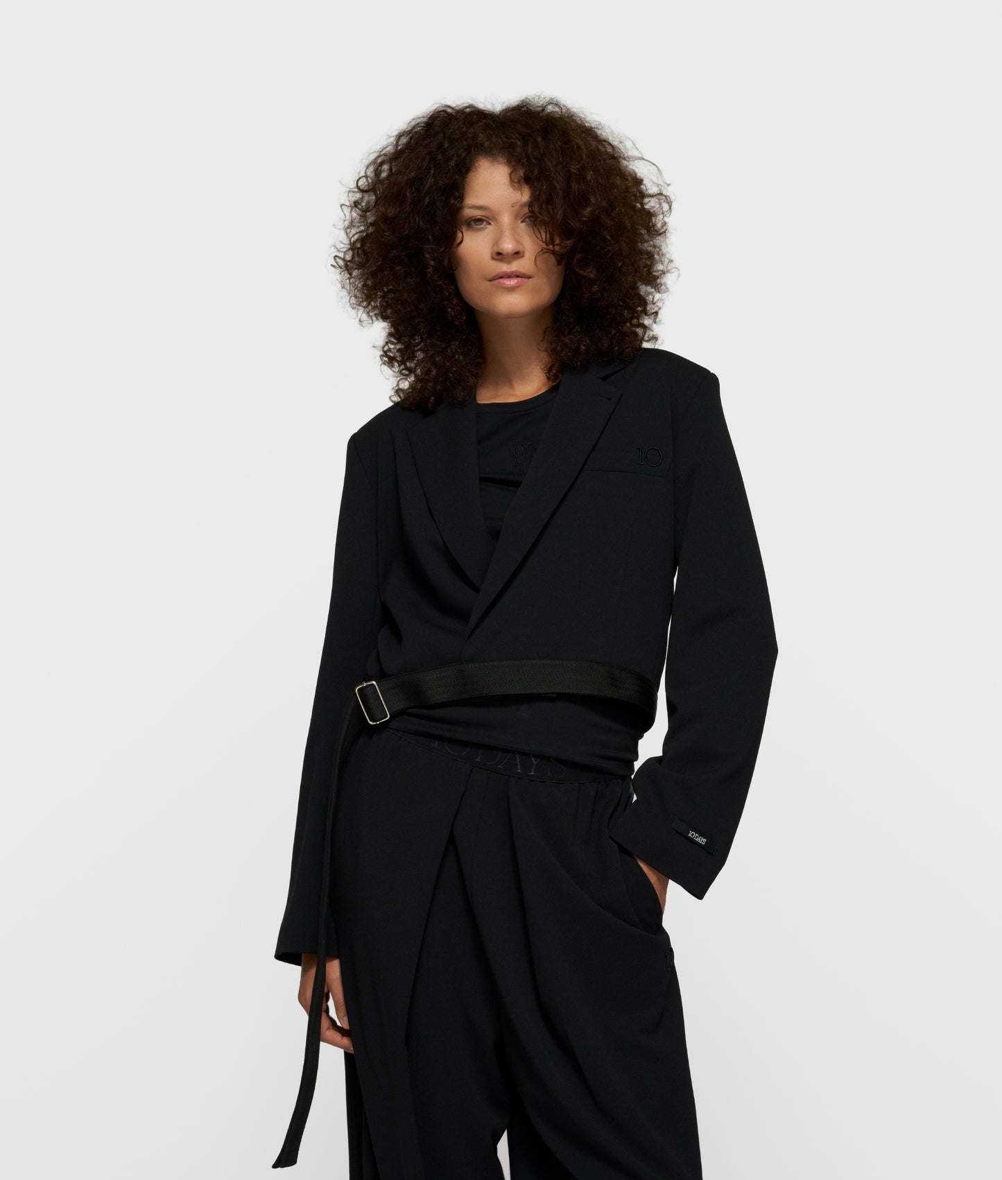 Belted Blazer Crepe black | Bildmaterial bereitgestellt von SHOES.PLEASE.