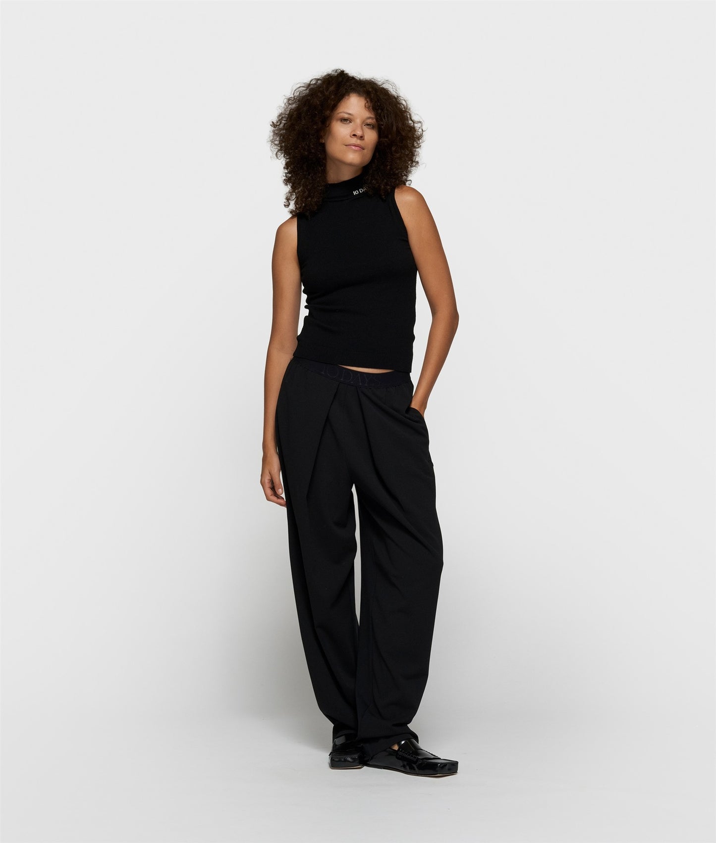 Knit Singlet black | Bildmaterial bereitgestellt von SHOES.PLEASE.