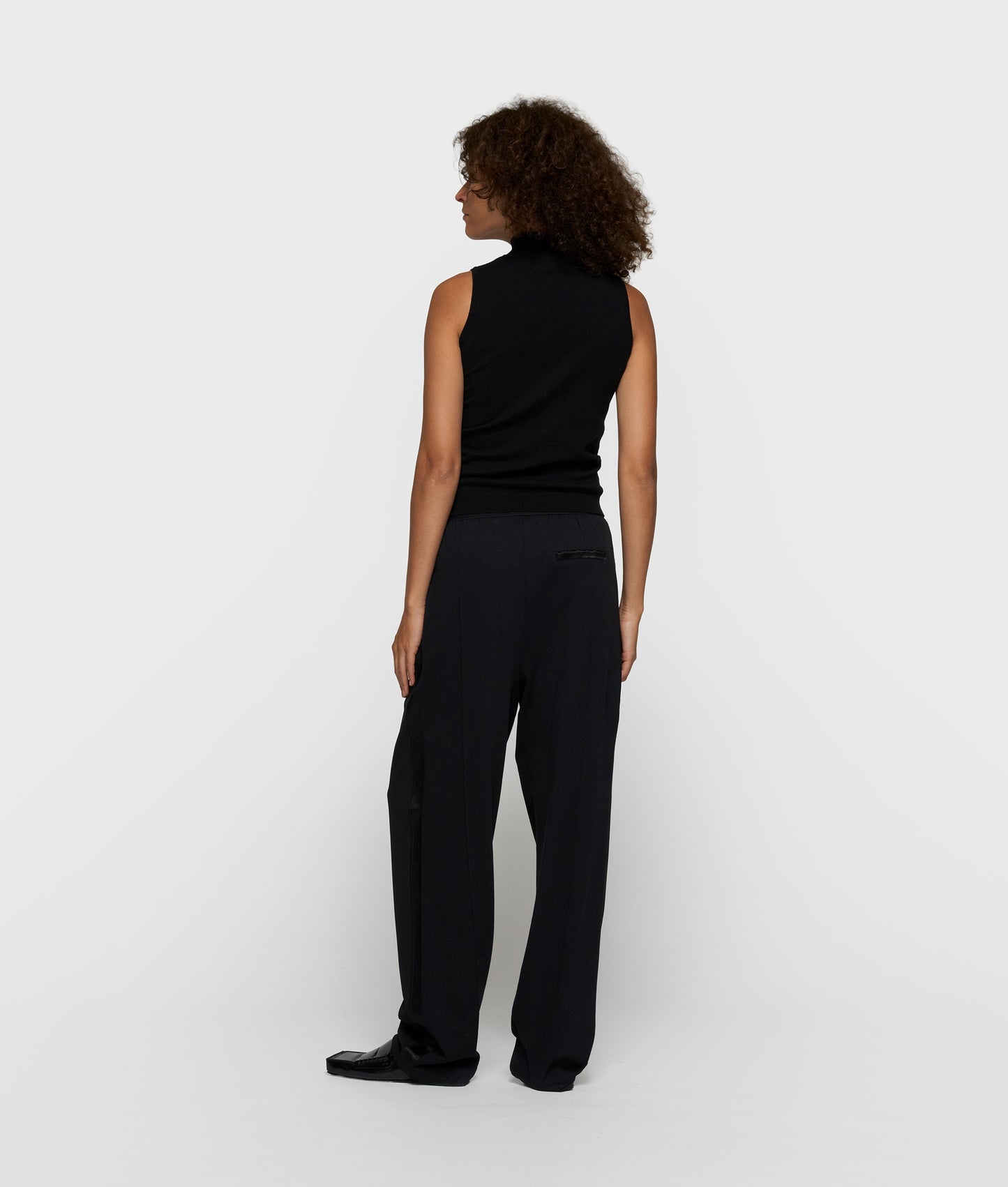 Knit Singlet black | Bildmaterial bereitgestellt von SHOES.PLEASE.