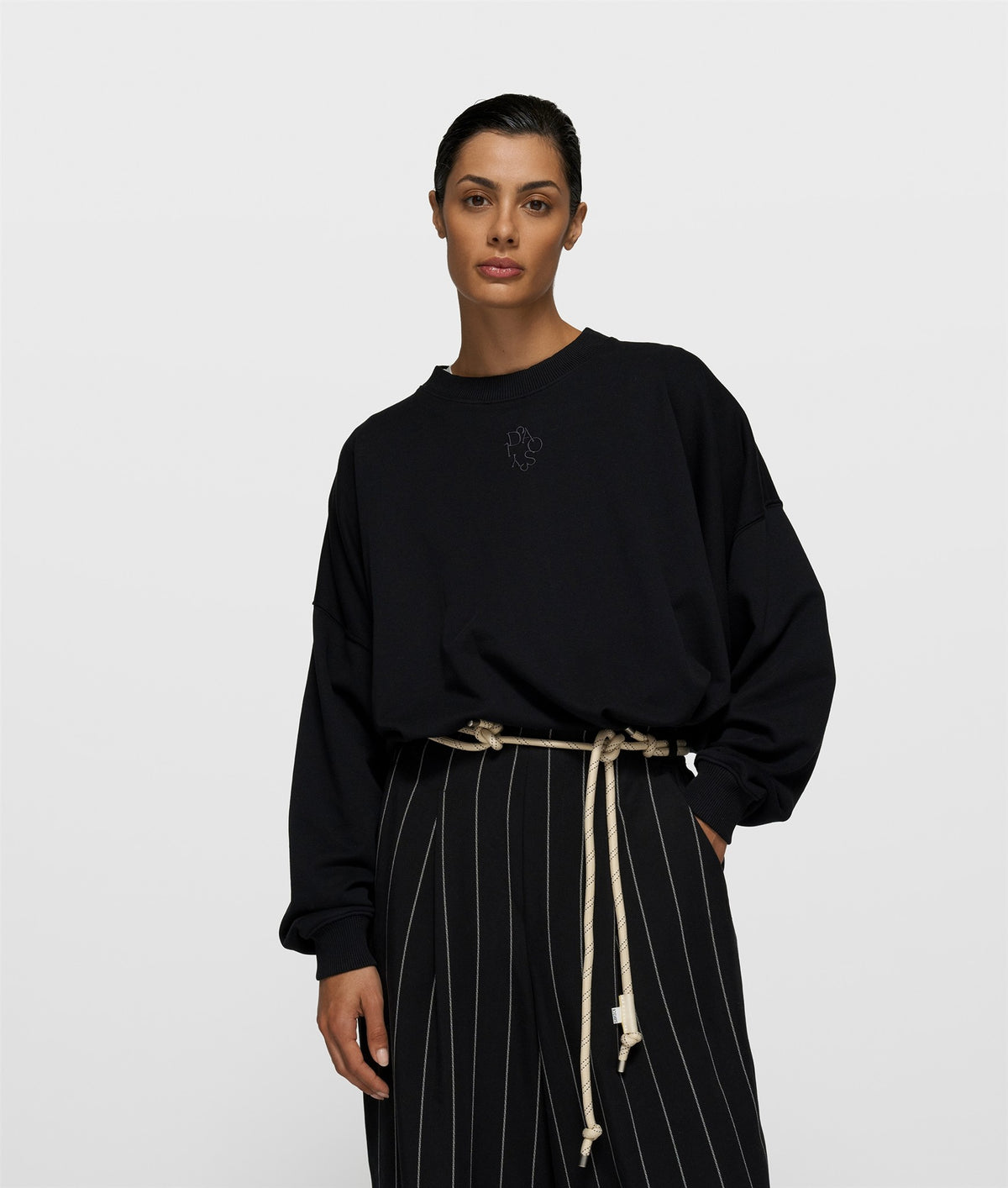 Sweater Pleat black | Bildmaterial bereitgestellt von SHOES.PLEASE.