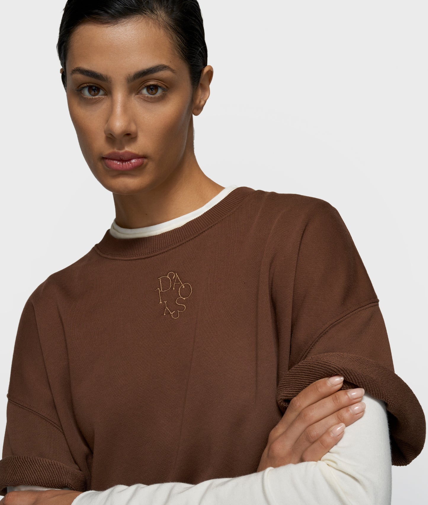 Short Sleeve Sweater dark truffle | Bildmaterial bereitgestellt von SHOES.PLEASE.