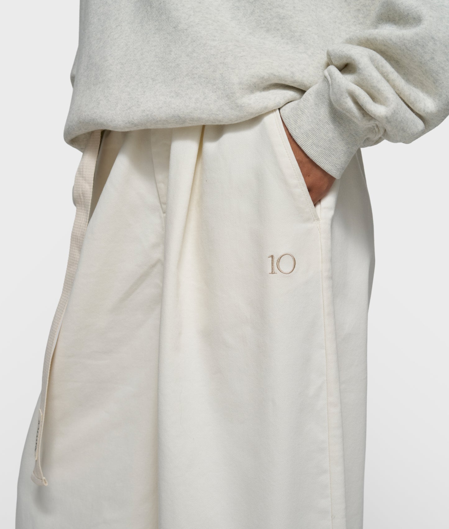Wide Pants Jog Twill pearl | Bildmaterial bereitgestellt von SHOES.PLEASE.