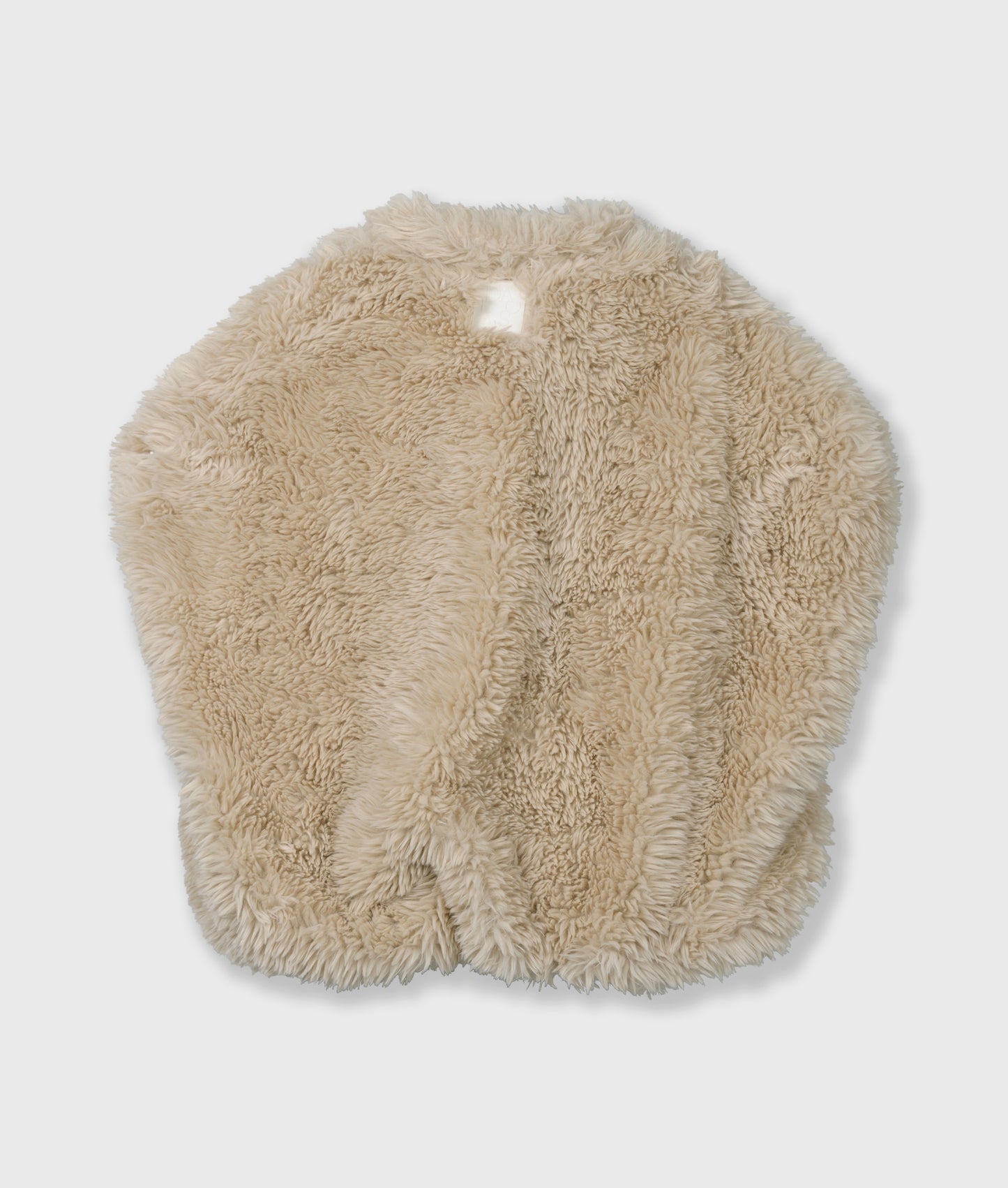 Fluffy Gilet pearl | Bildmaterial bereitgestellt von SHOES.PLEASE.
