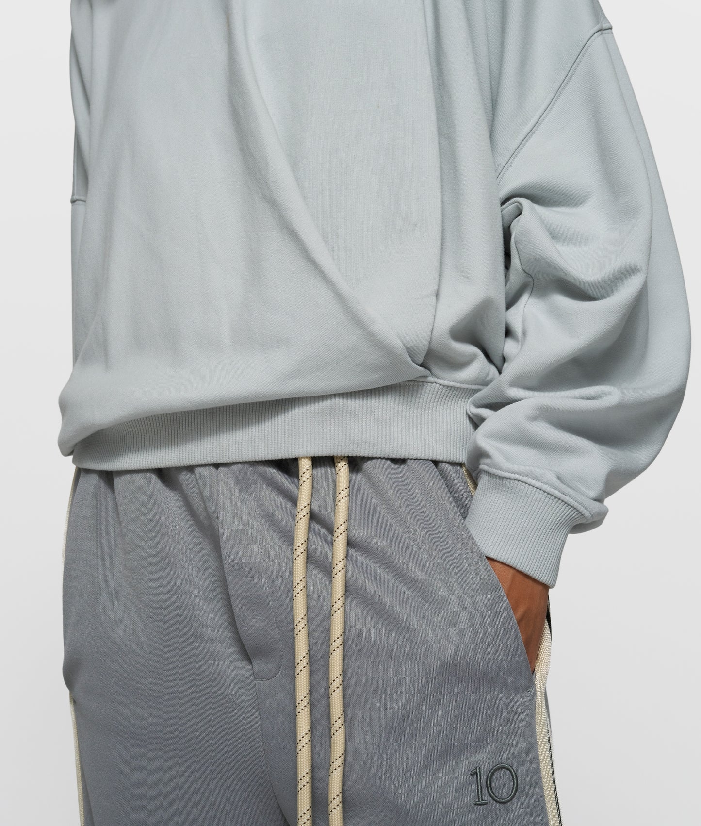 Sweater Pleat clean blue | Bildmaterial bereitgestellt von SHOES.PLEASE.