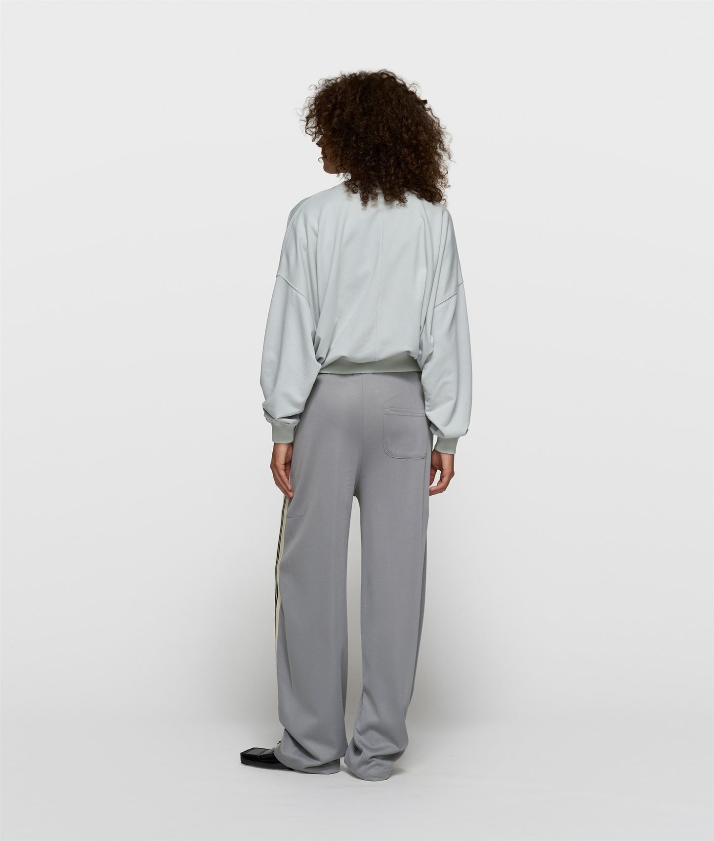 Sweater Pleat clean blue | Bildmaterial bereitgestellt von SHOES.PLEASE.