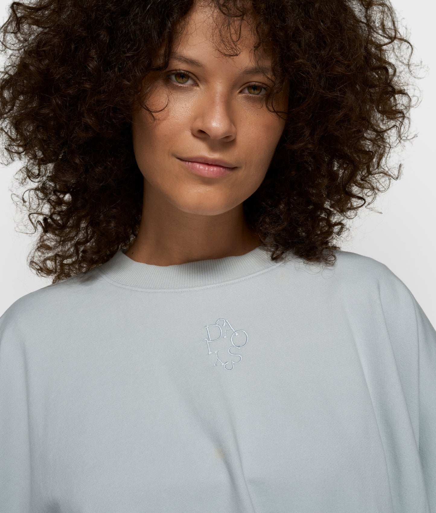 Sweater Pleat clean blue | Bildmaterial bereitgestellt von SHOES.PLEASE.