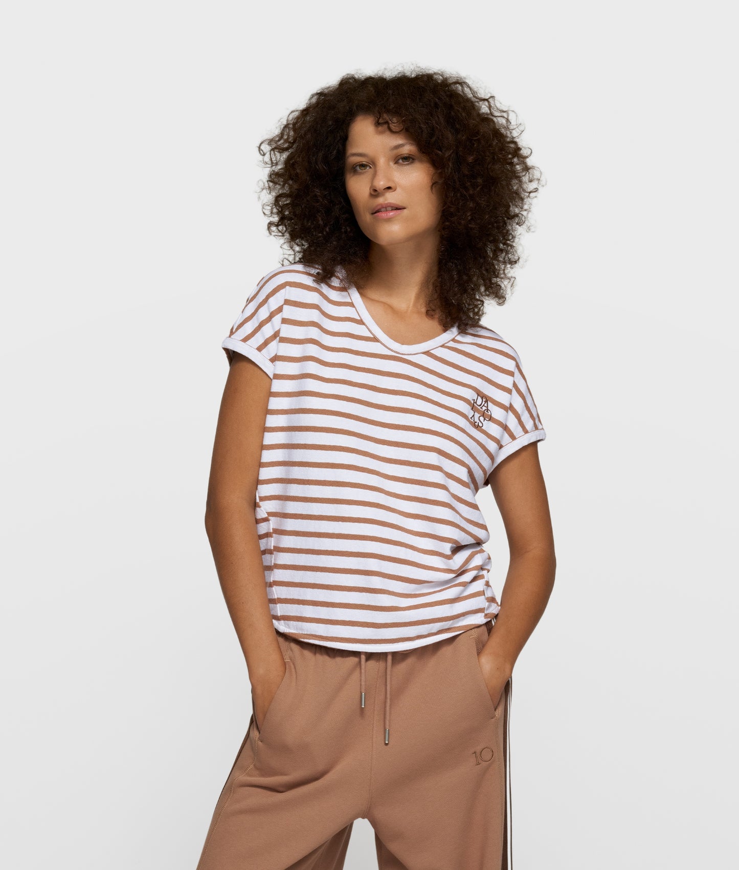 V-Neck Tee Stripes white/fudge | Bildmaterial bereitgestellt von SHOES.PLEASE.
