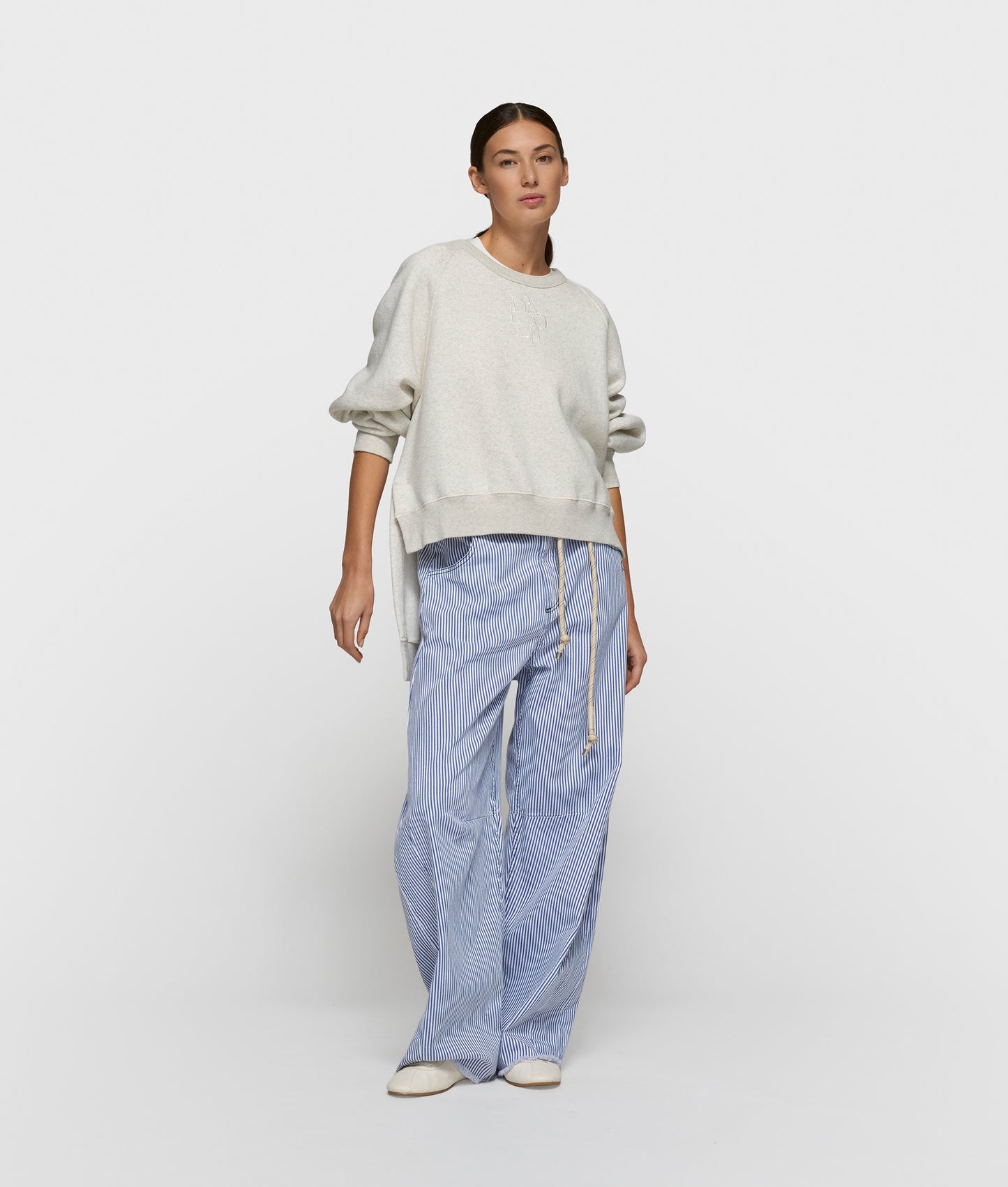 A-Symmetric Sweater soft white melee | Bildmaterial bereitgestellt von SHOES.PLEASE.