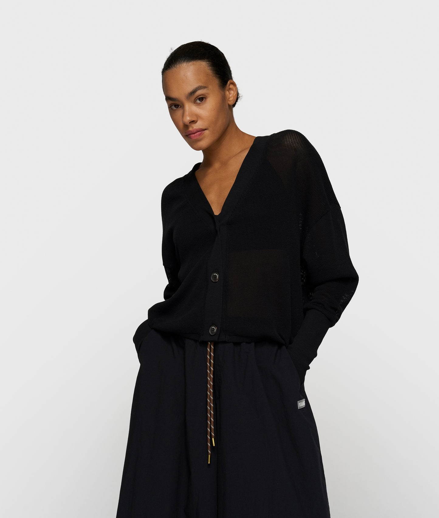V-Neck Cardigan Mesh black | Bildmaterial bereitgestellt von SHOES.PLEASE.