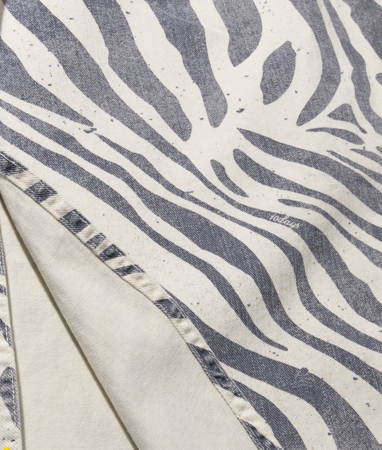 Western Pants Zebra light vanilla | Bildmaterial bereitgestellt von SHOES.PLEASE.