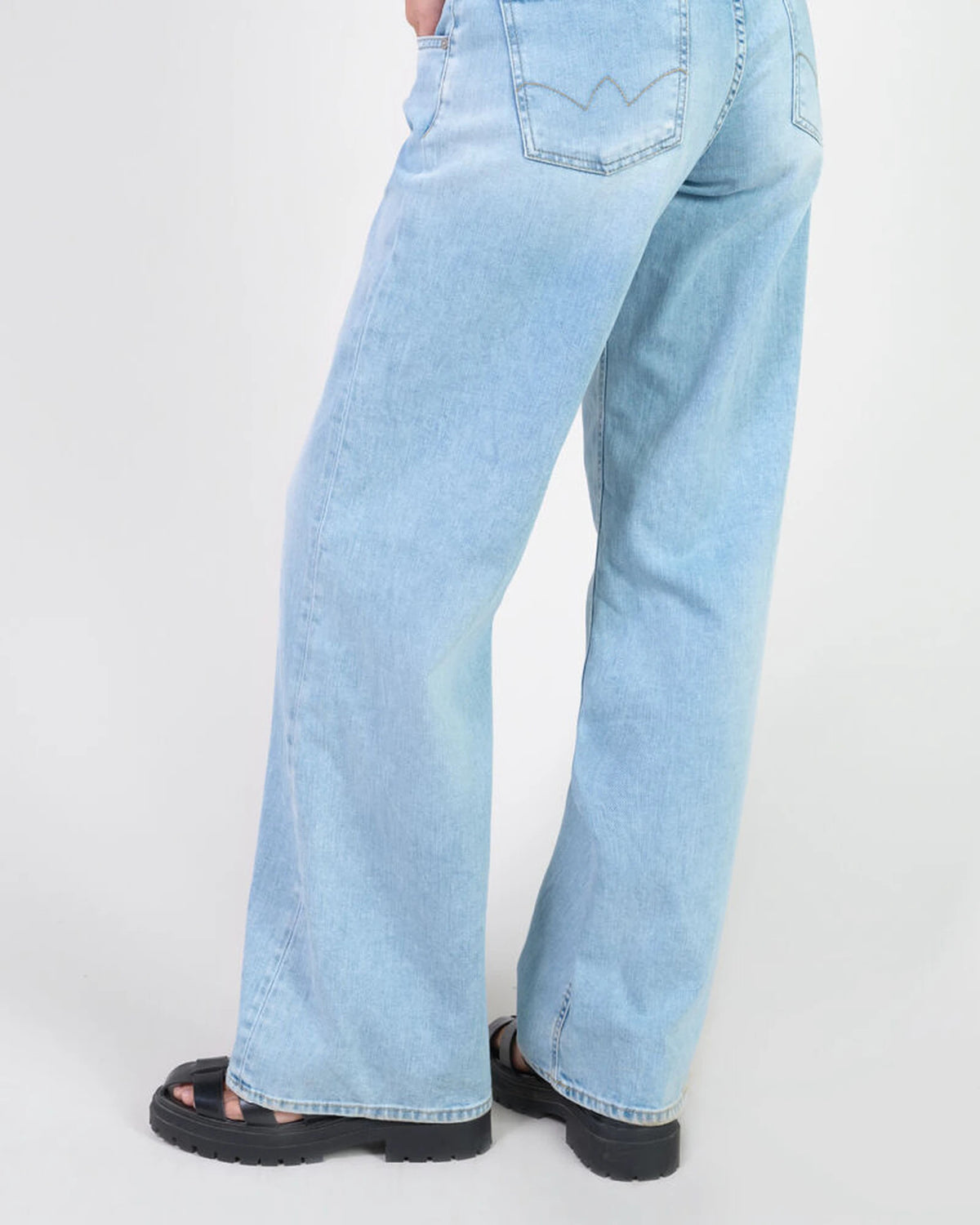 Femme JEAN LAURYN JAB blue | Bildmaterial bereitgestellt von SHOES.PLEASE.