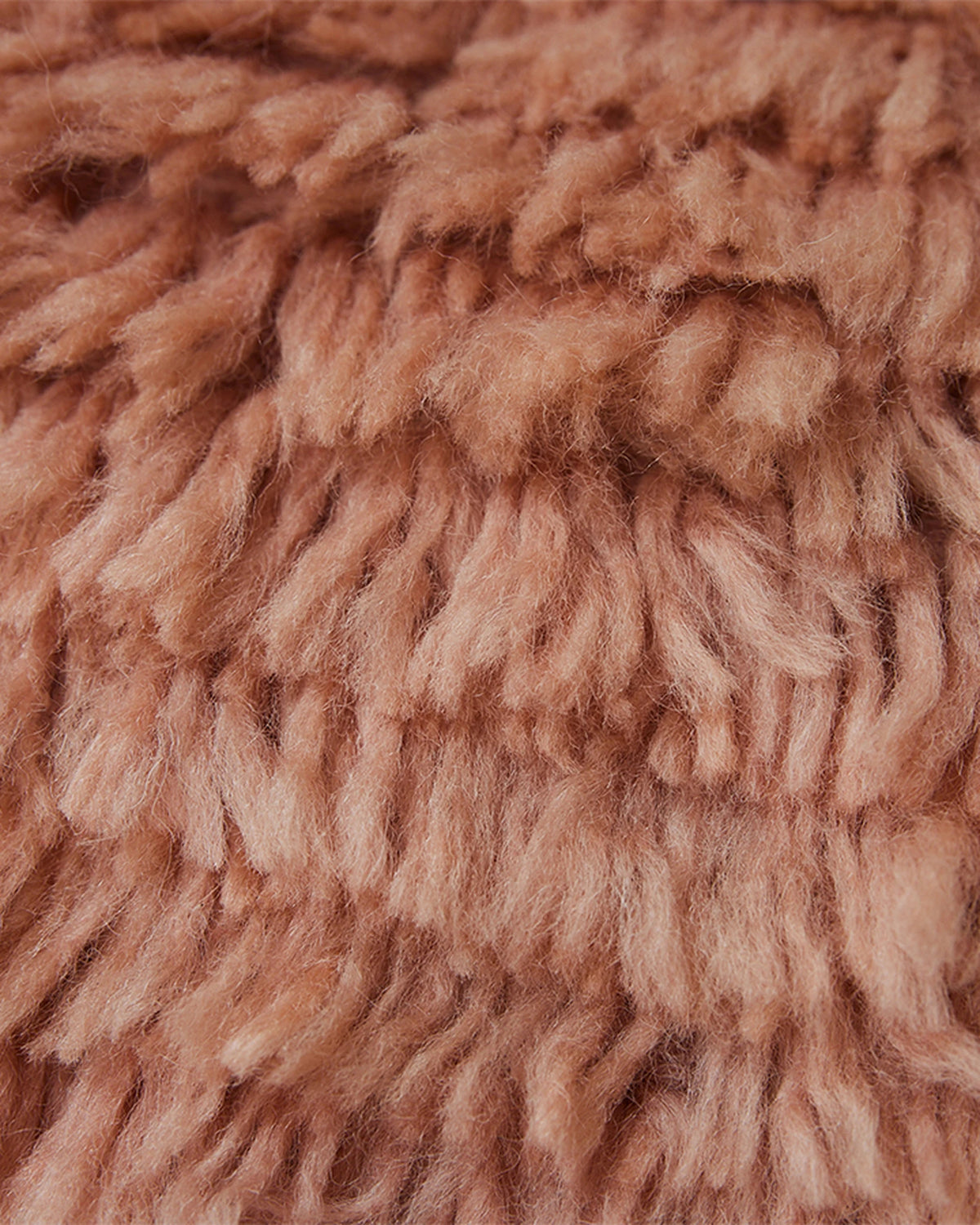 Fluffy cushion blush (60x40cm) | Bildmaterial bereitgestellt von SHOES.PLEASE.