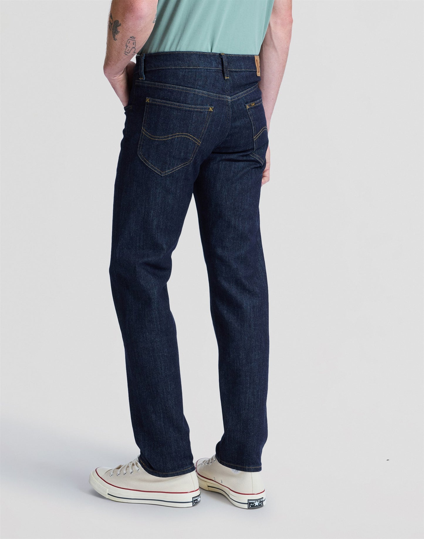 DAREN_ZIP_FLY RINSE medium denim | Bildmaterial bereitgestellt von SHOES.PLEASE.