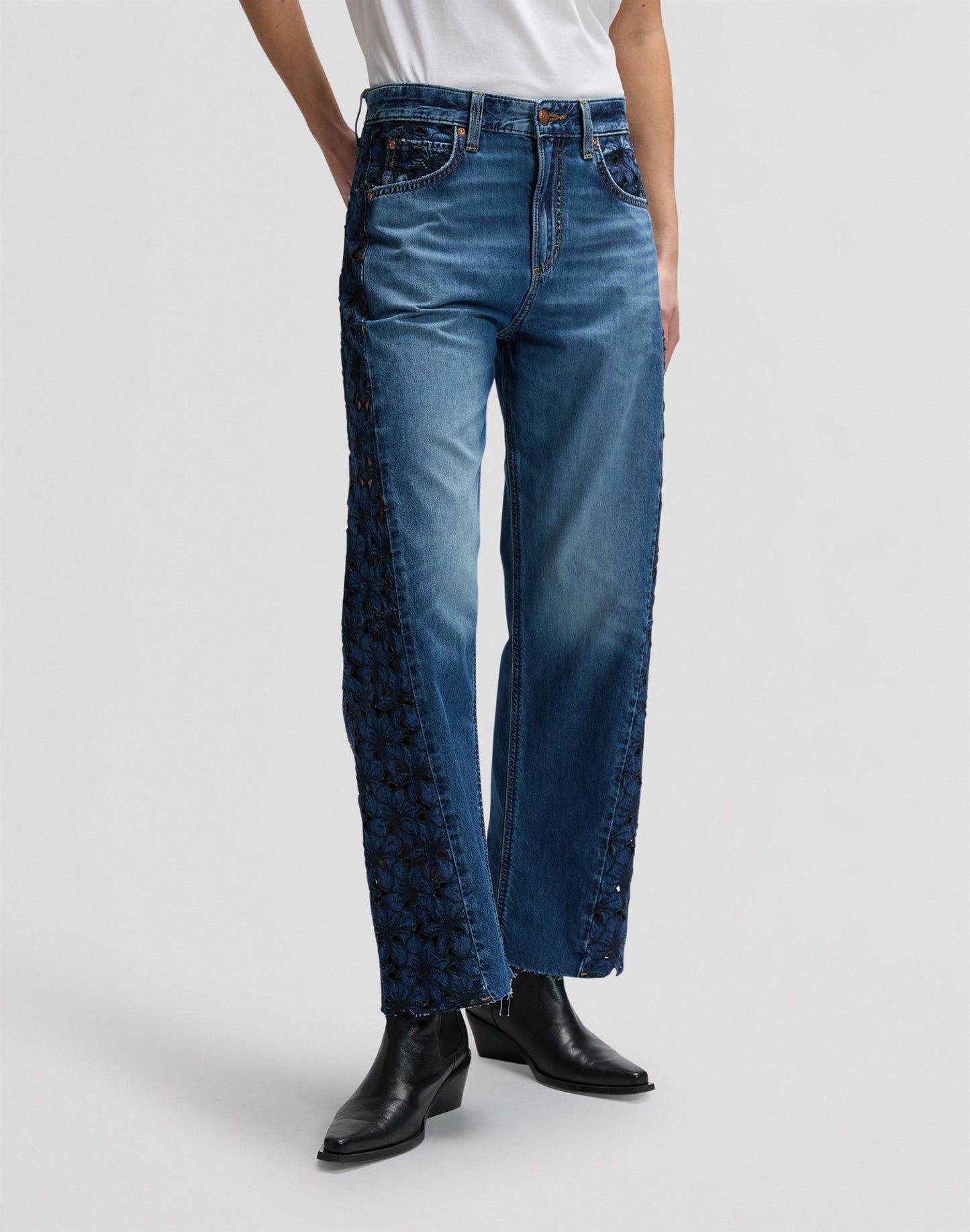 RIDER BARREL blue royalty | Bildmaterial bereitgestellt von SHOES.PLEASE.