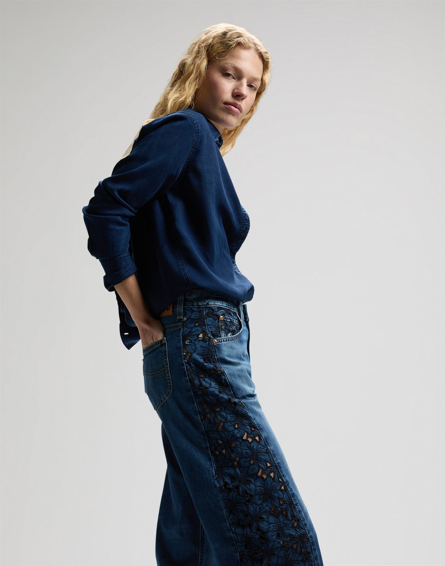 RIDER BARREL blue royalty | Bildmaterial bereitgestellt von SHOES.PLEASE.