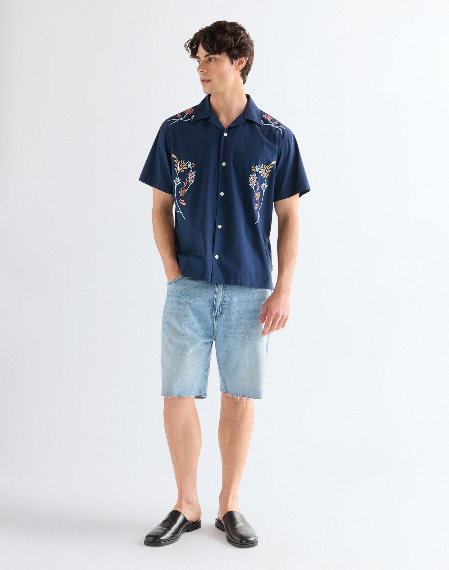 COWBOY SHORTS dawn | Bildmaterial bereitgestellt von SHOES.PLEASE.