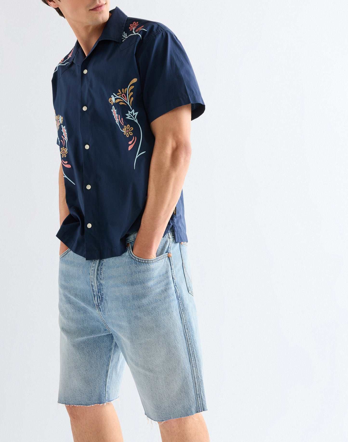 COWBOY SHORTS dawn | Bildmaterial bereitgestellt von SHOES.PLEASE.