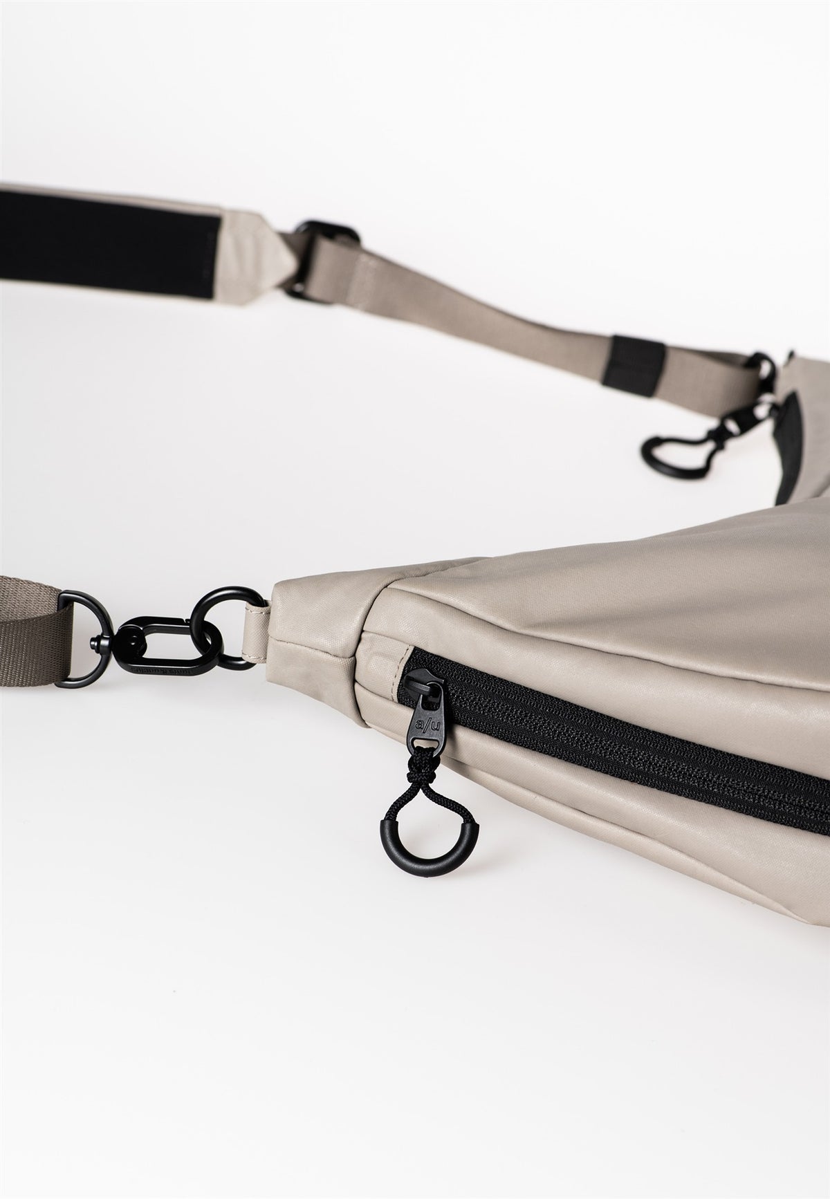 Koyoshi RE Halfmoon Bag Japan RE driftwood | Bildmaterial bereitgestellt von SHOES.PLEASE.
