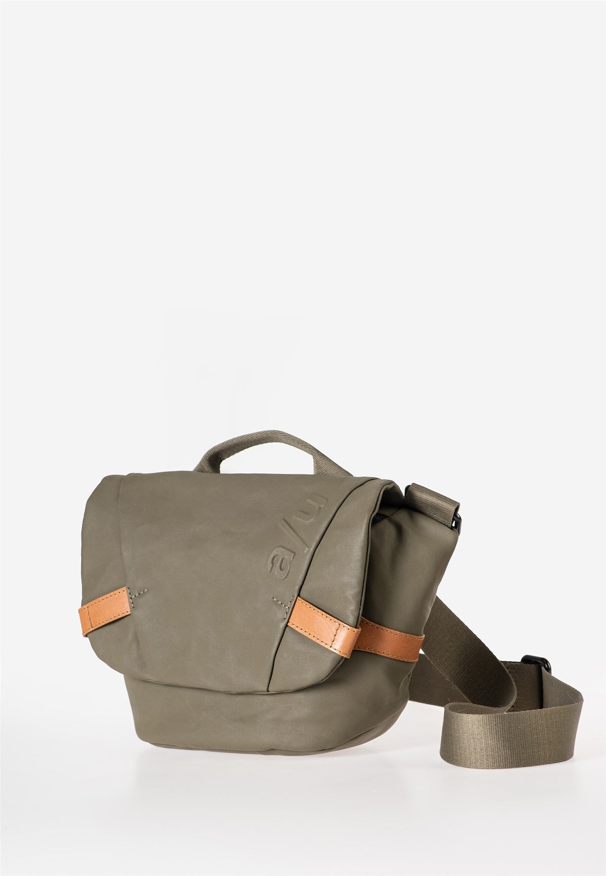 Kazo Japan fallen rock | Bildmaterial bereitgestellt von SHOES.PLEASE.